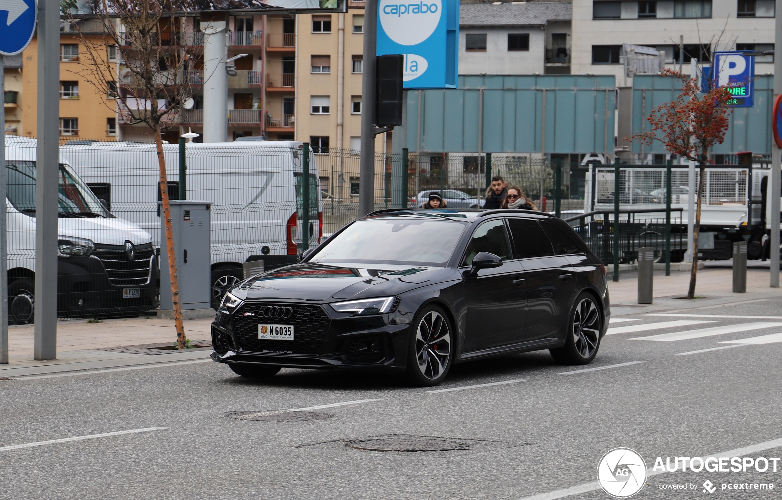 Audi RS4 Avant B9