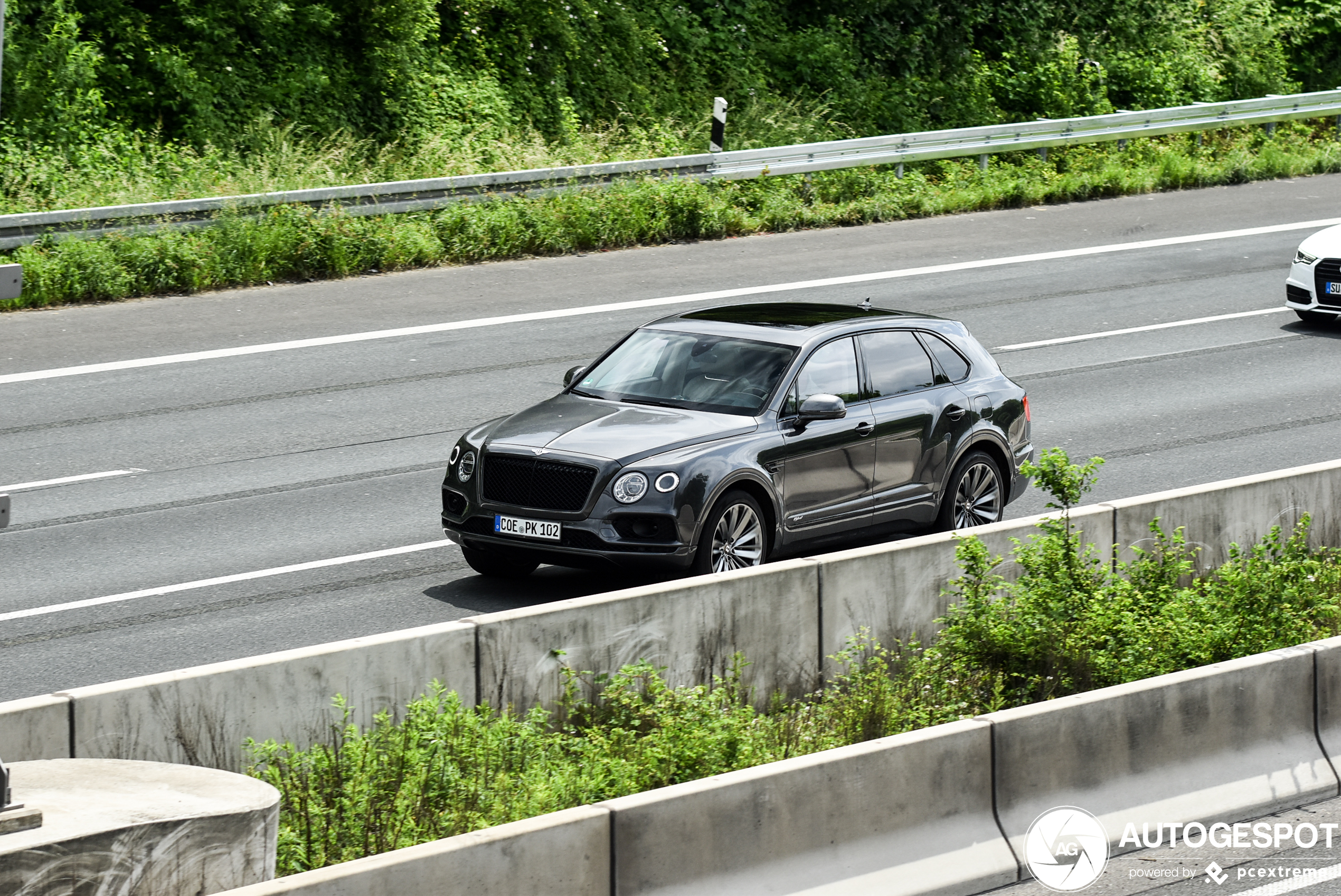 Bentley Bentayga Hybrid