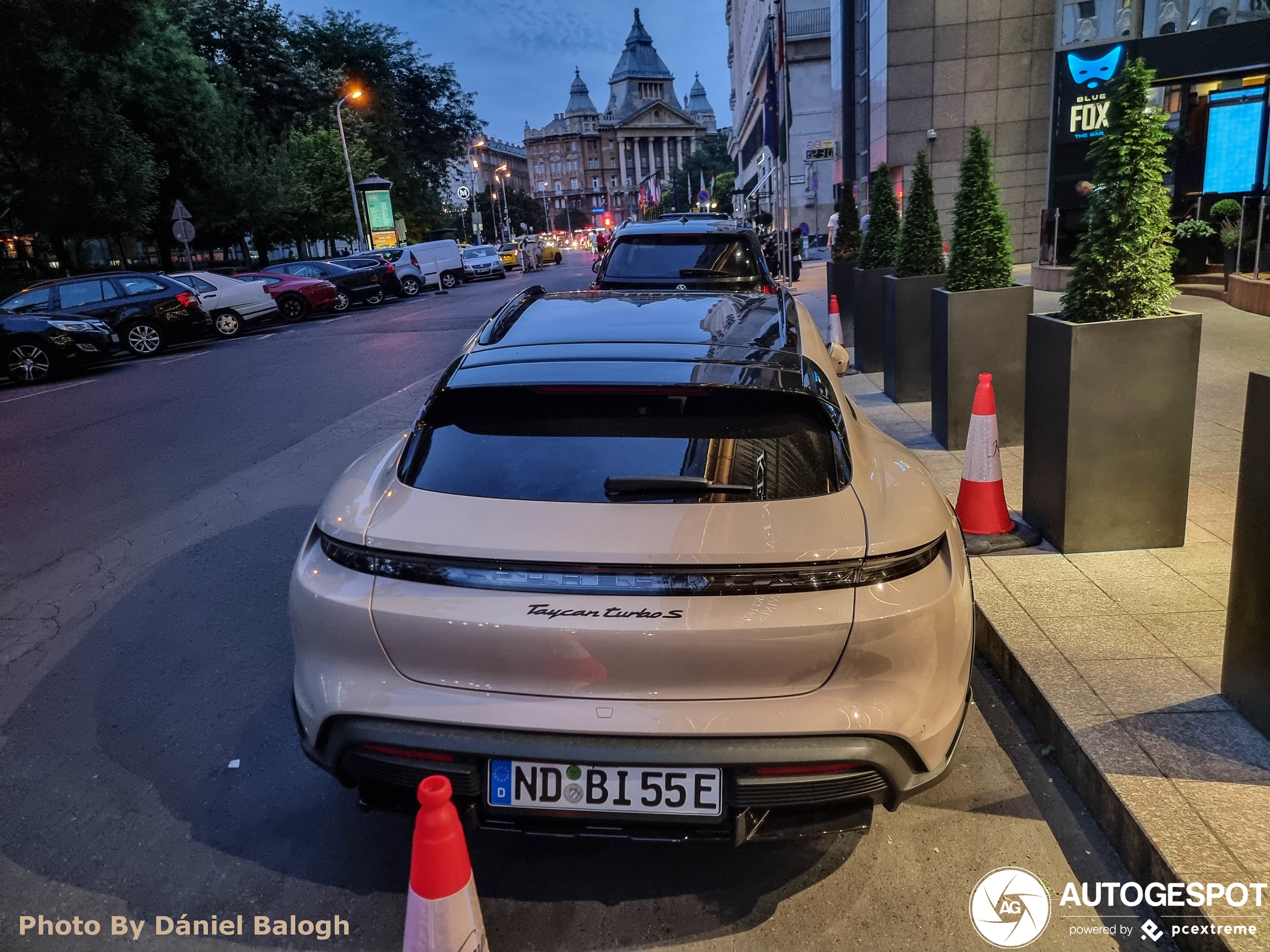 Porsche Taycan Turbo S Cross Turismo