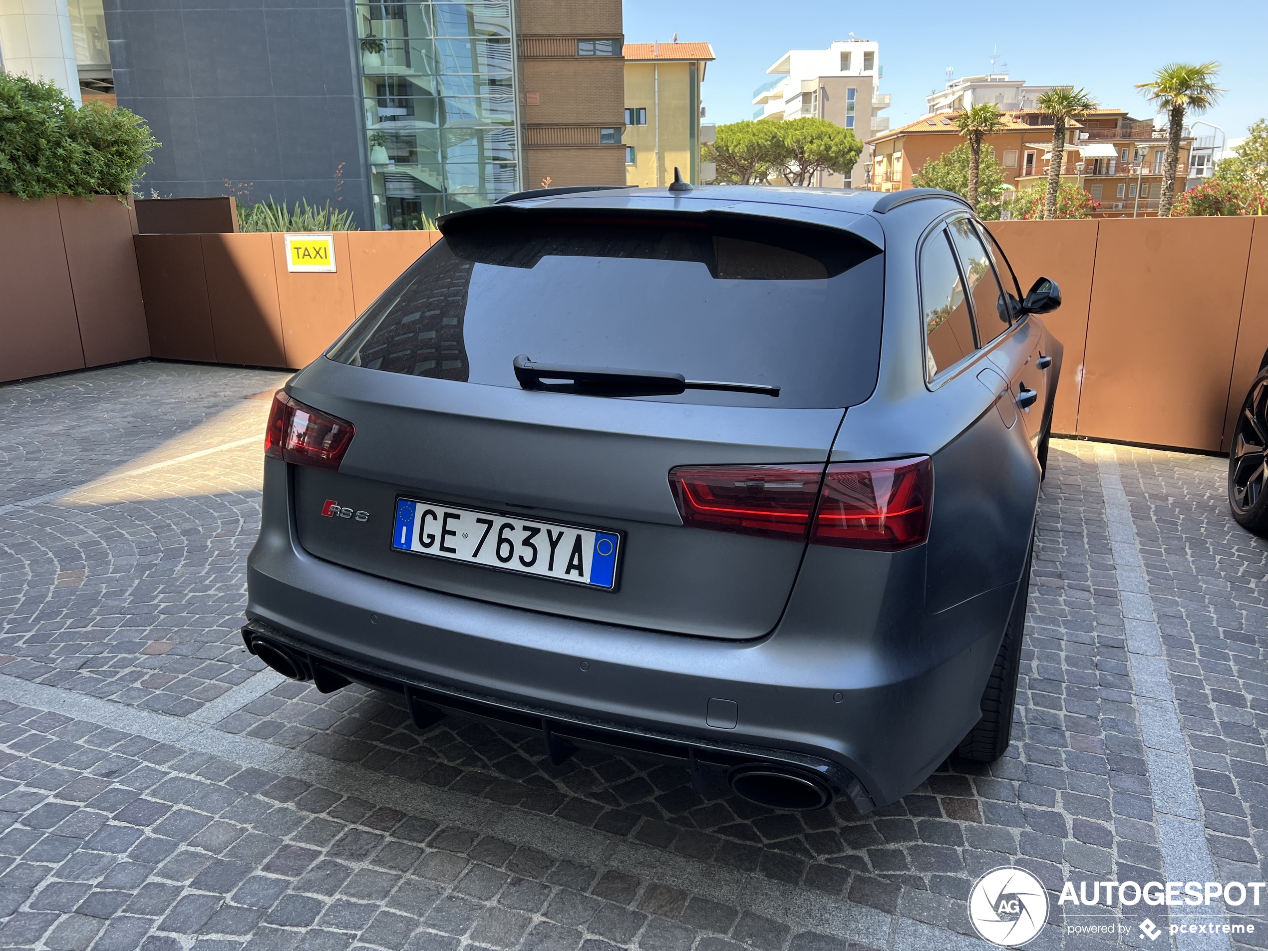 Audi RS6 Avant C7 2015