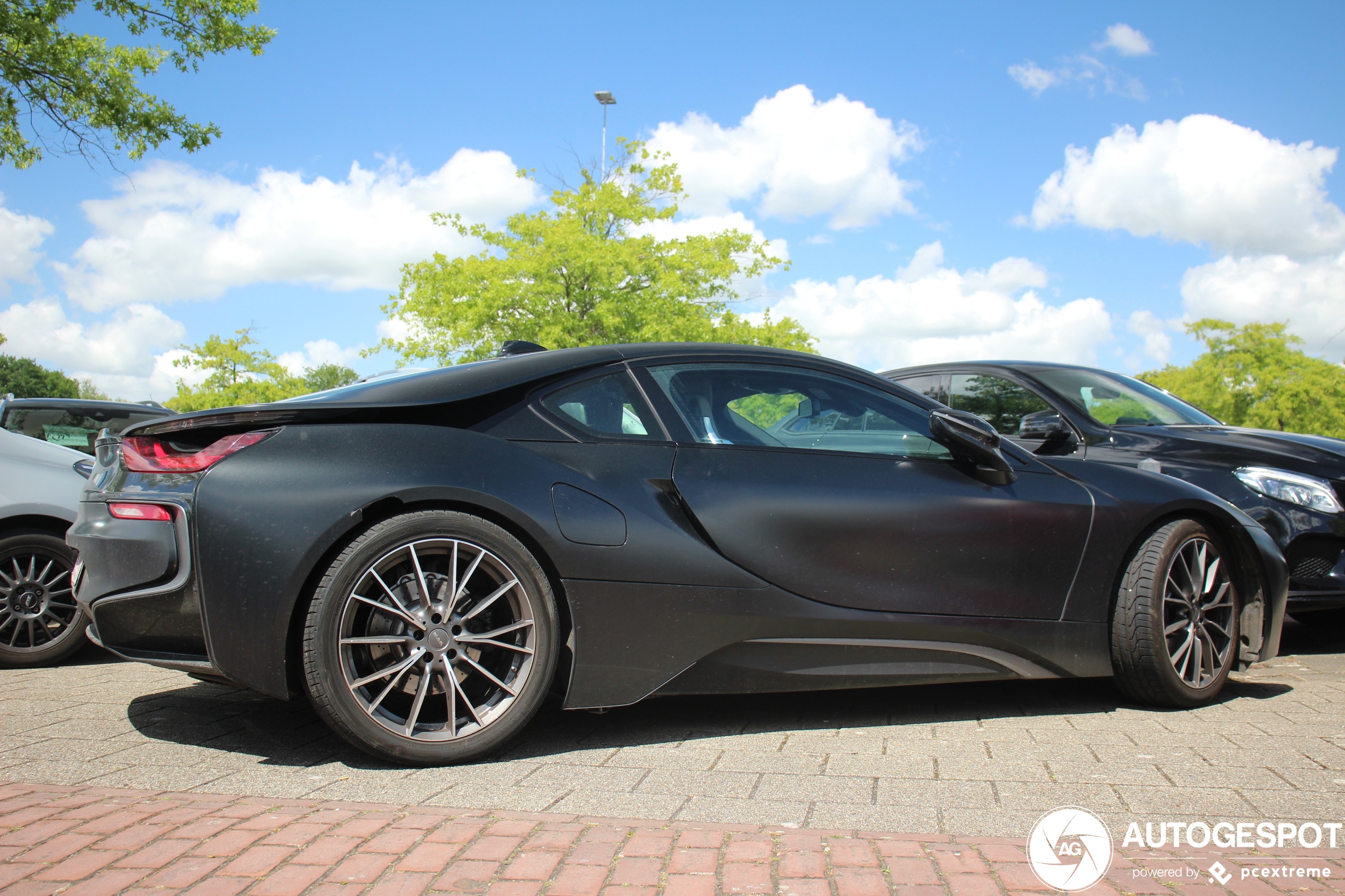 BMW i8 Protonic Frozen Black Edition