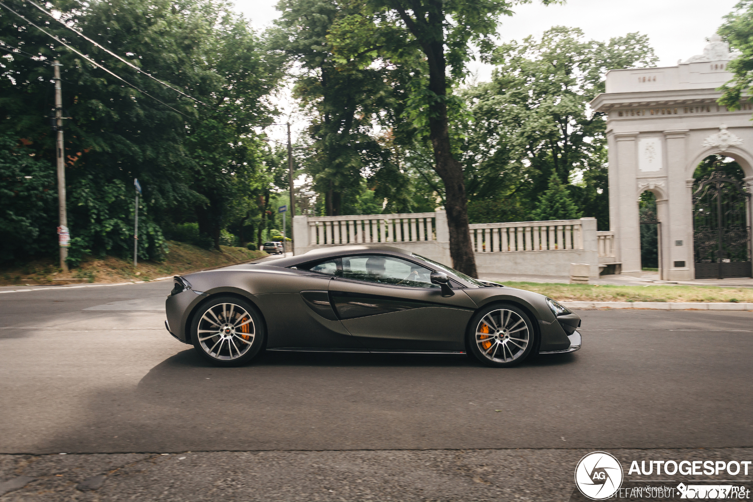 McLaren 570S