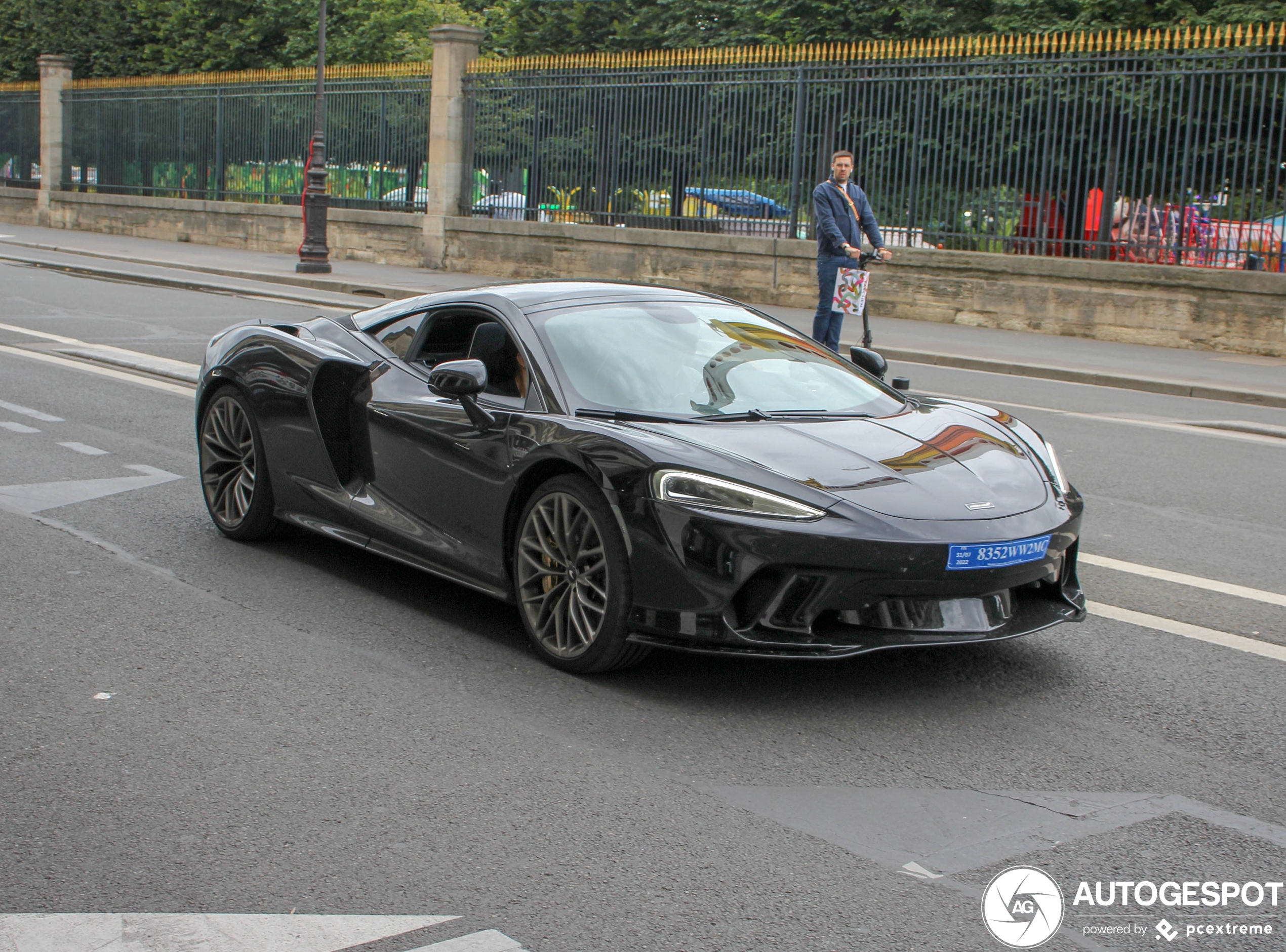 McLaren GT