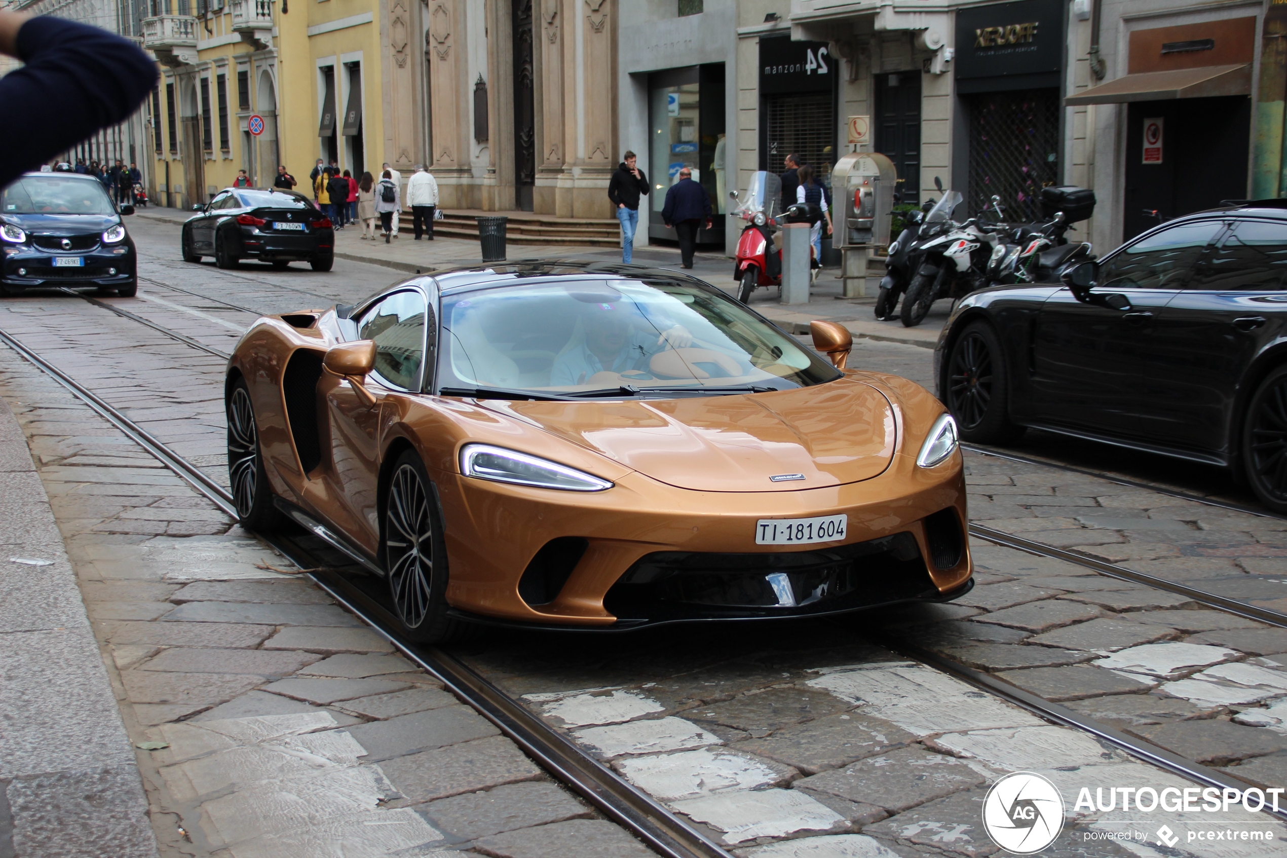 McLaren GT