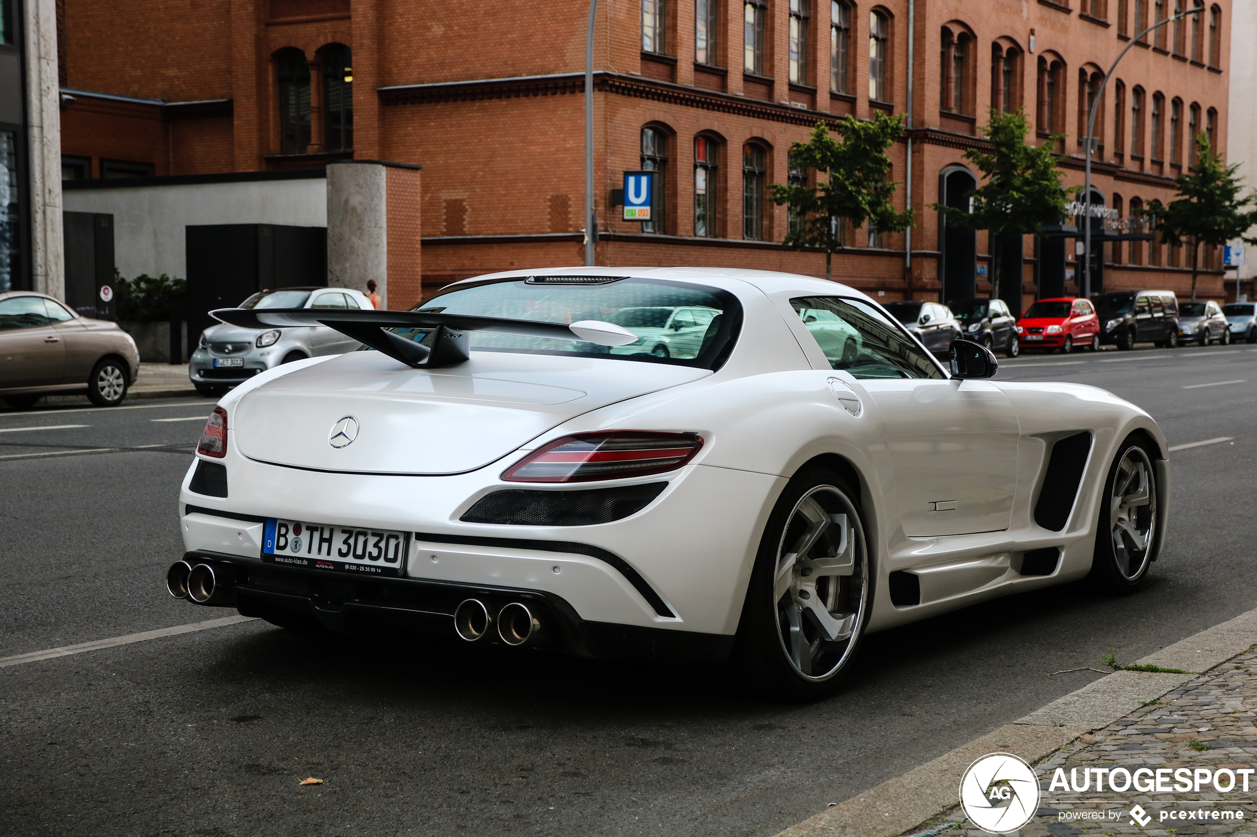 Mercedes-Benz FAB Design SLS AMG Gullstream