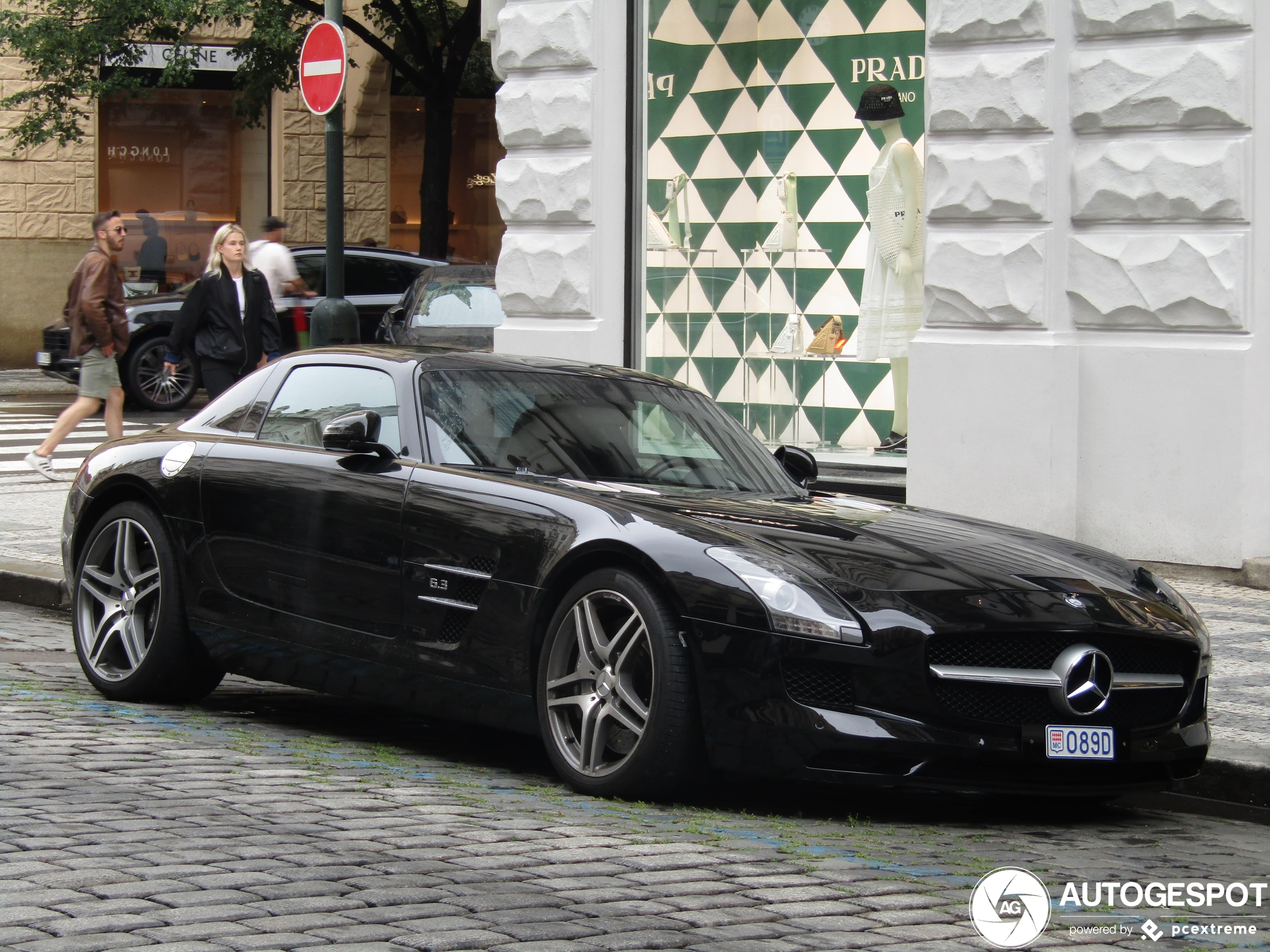 Mercedes-Benz SLS AMG