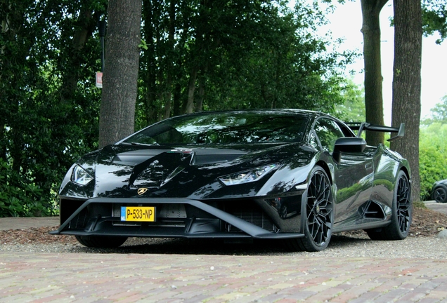 Lamborghini Huracán LP640-2 STO