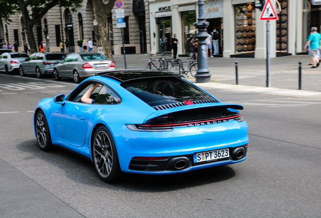 Porsche 992 Carrera 4S