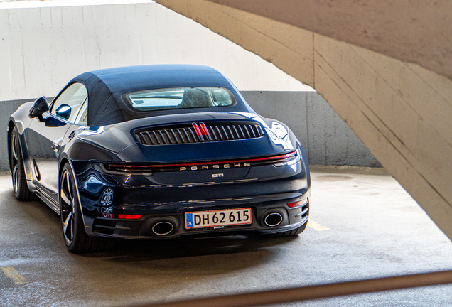 Porsche 992 Carrera 4S Cabriolet