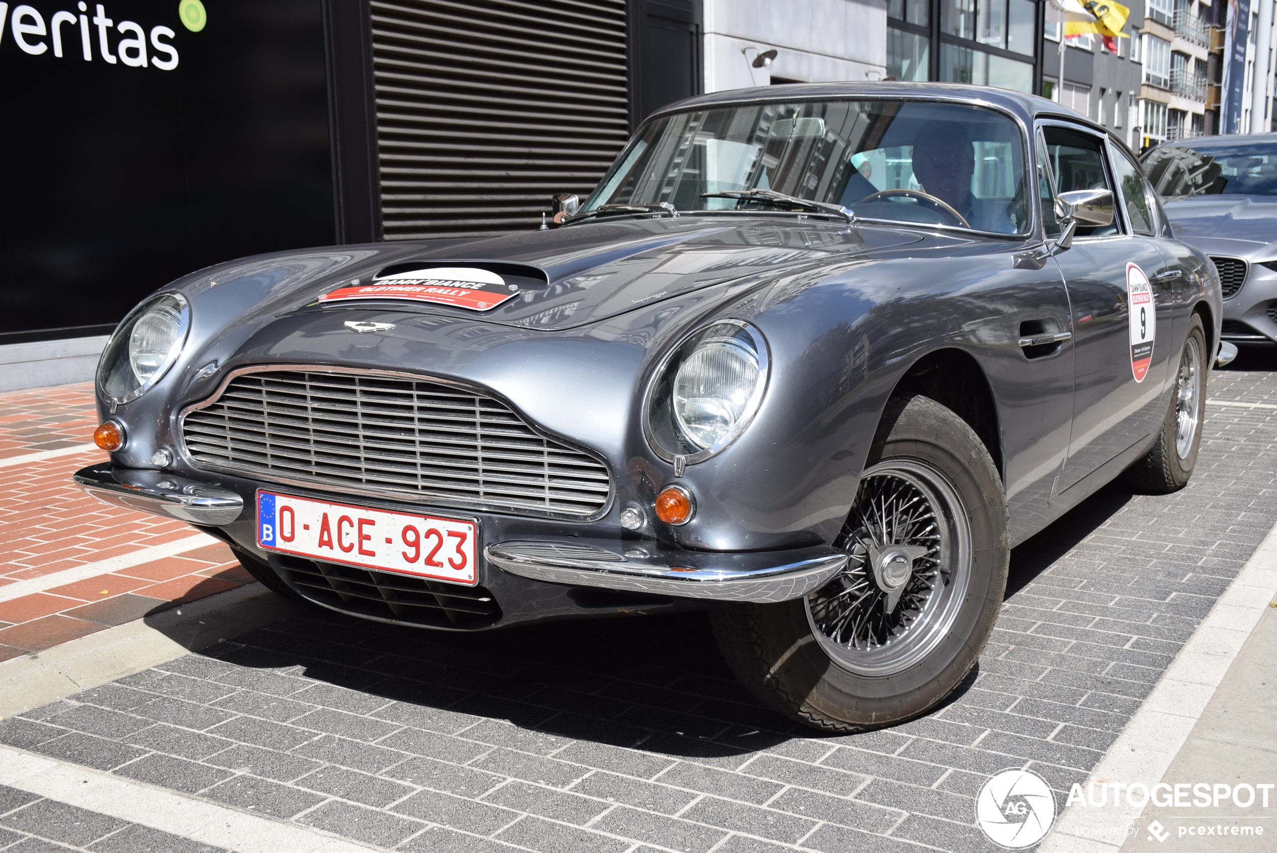 Aston Martin DB6 Vantage MKI