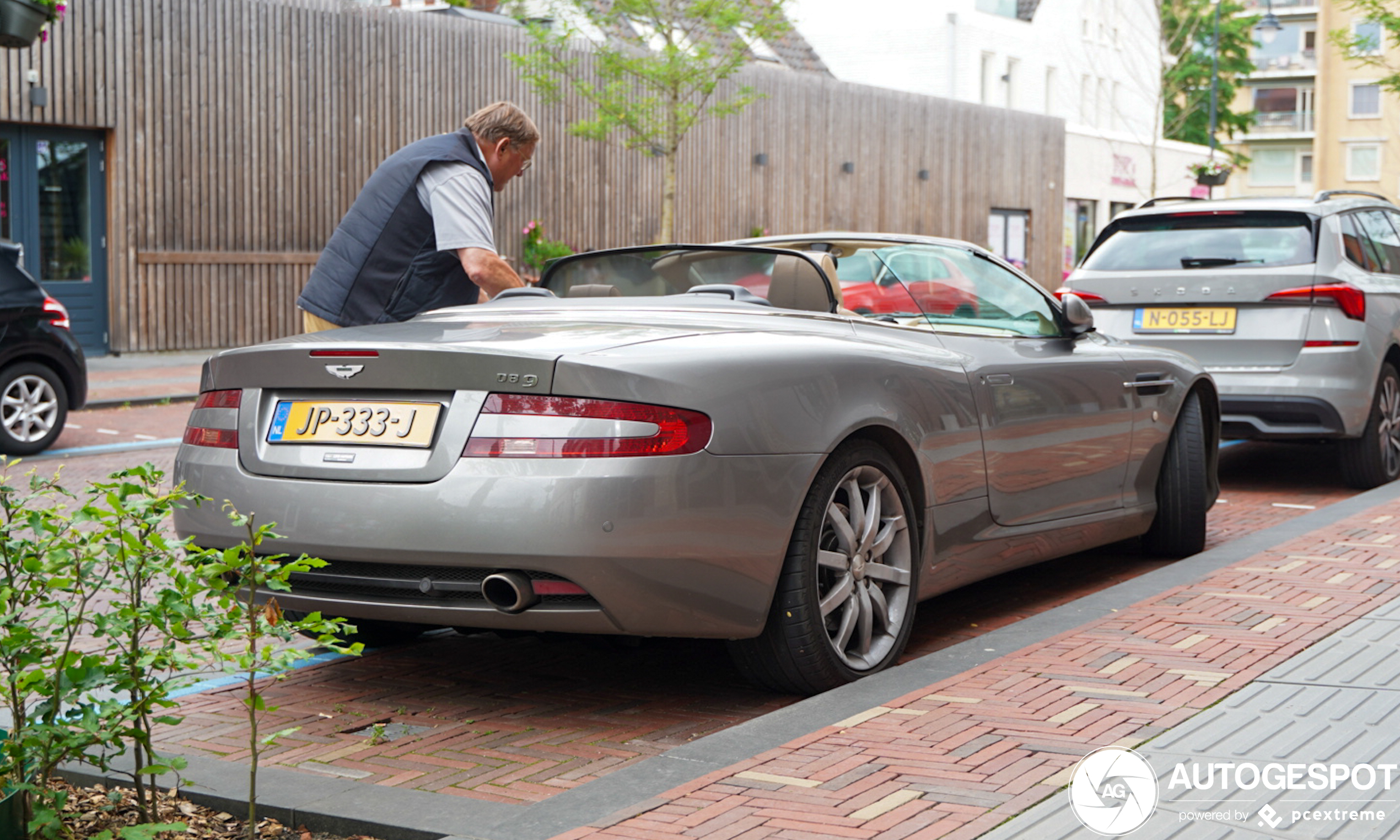 Aston Martin DB9 Volante