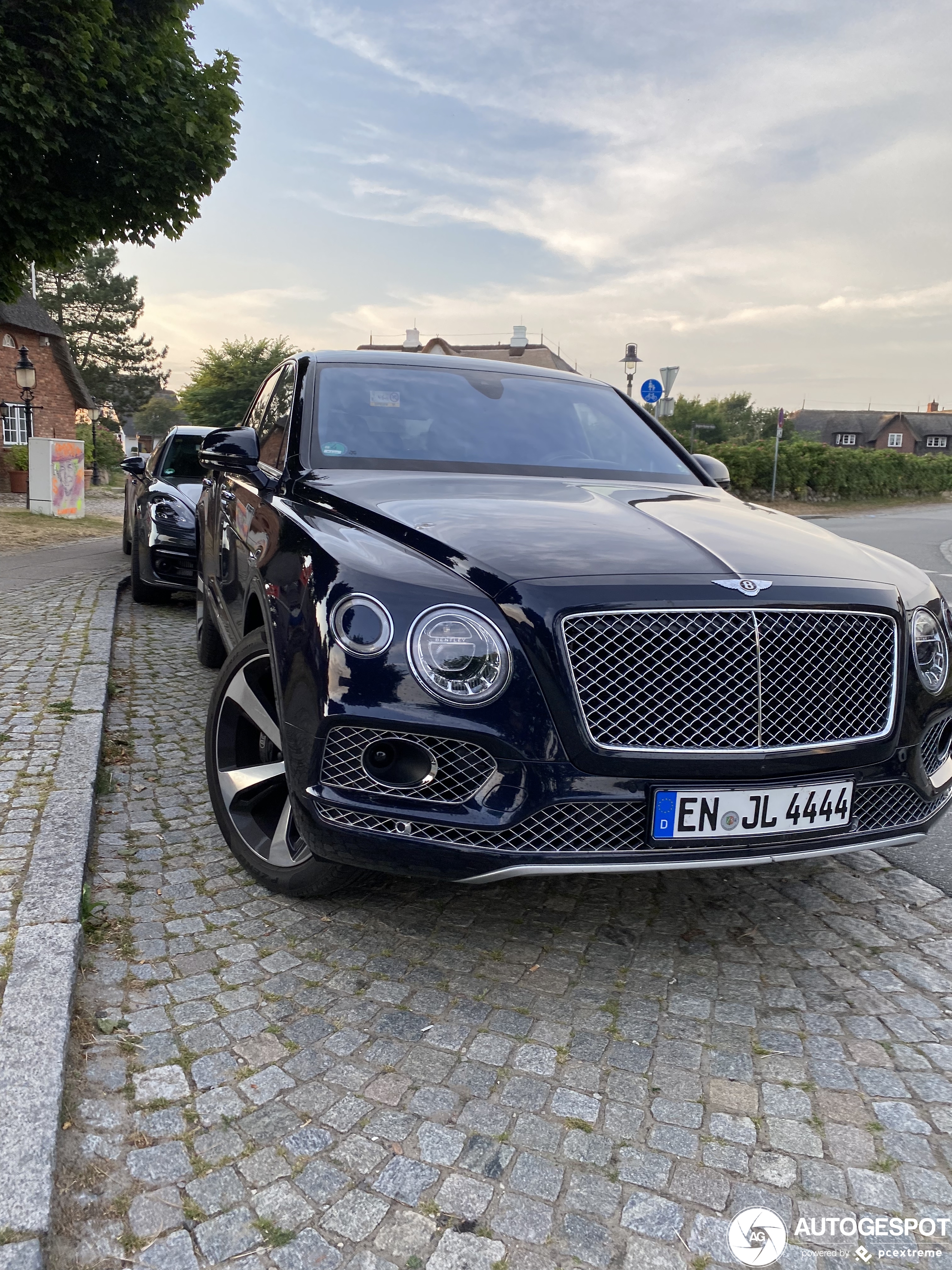 Bentley Bentayga V8