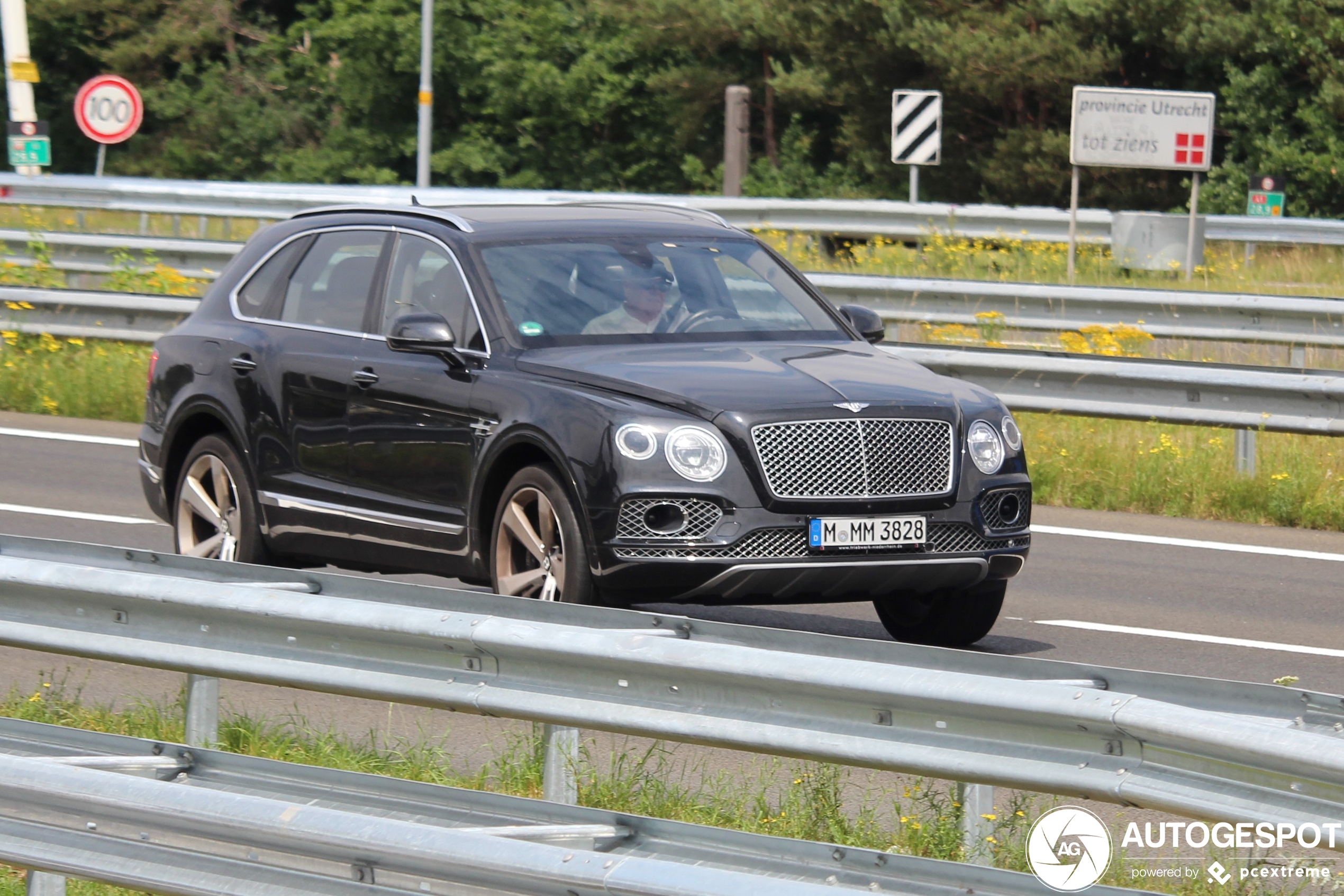 Bentley Bentayga V8