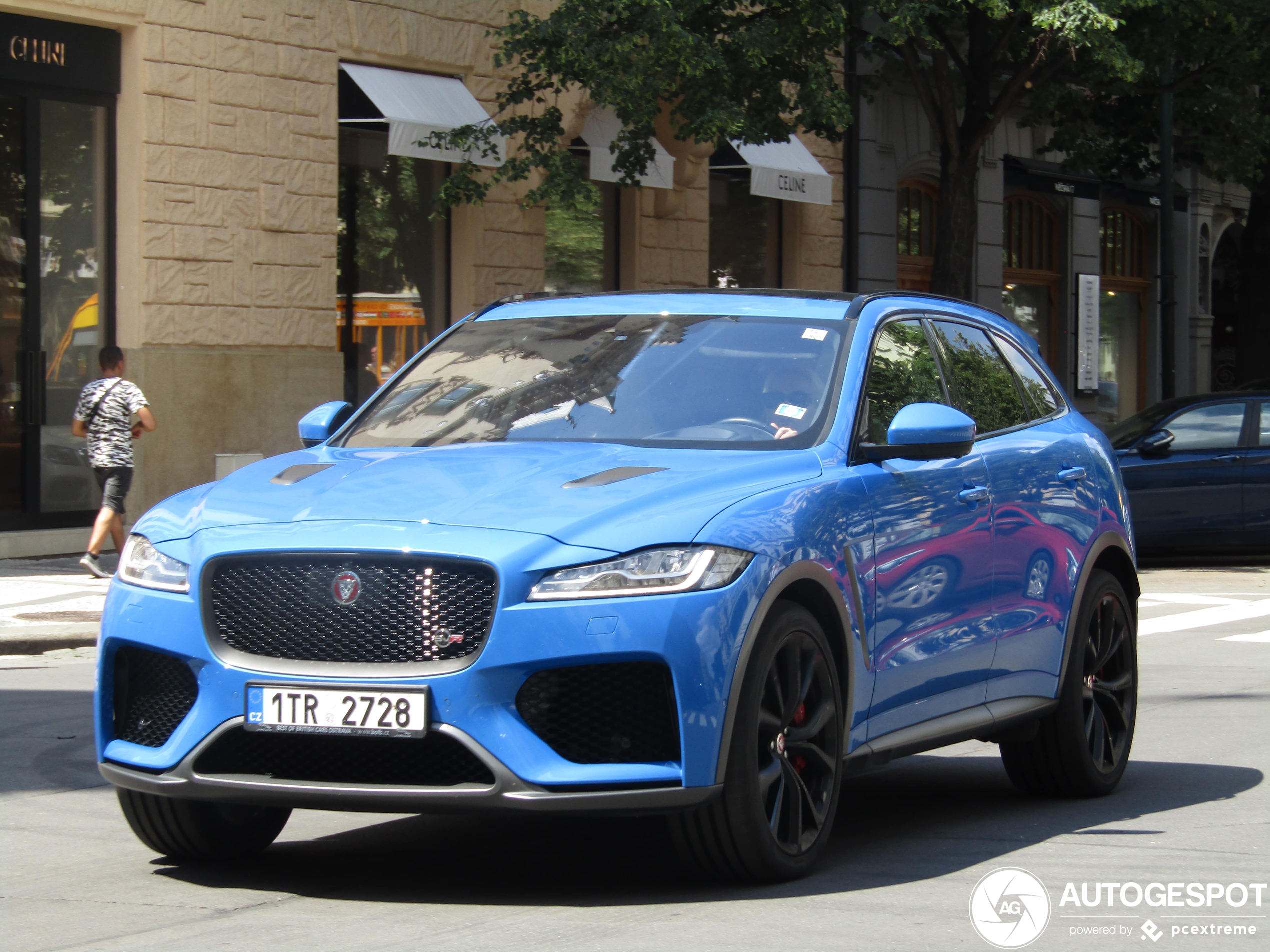 Jaguar F-PACE SVR