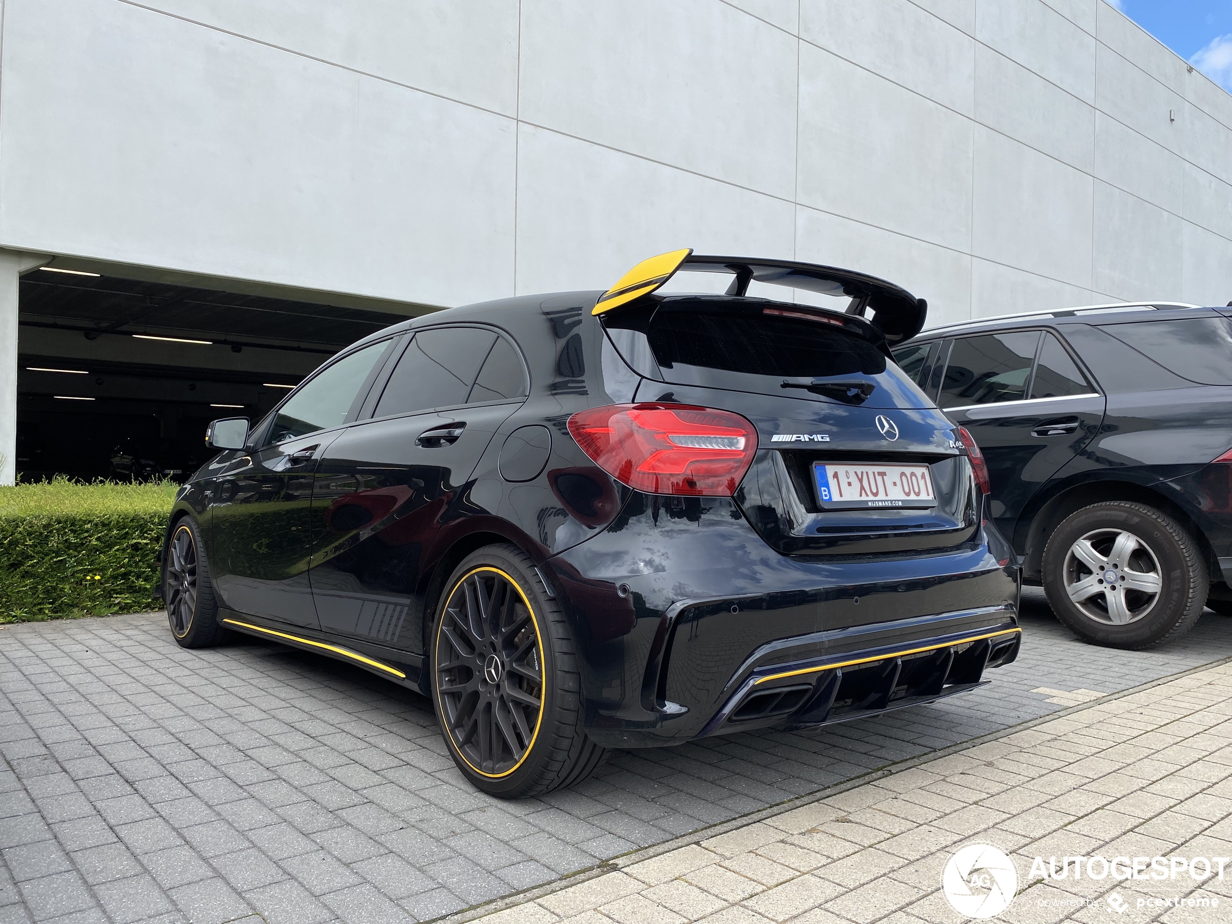 Mercedes-AMG A 45 W176 Yellow Night Edition