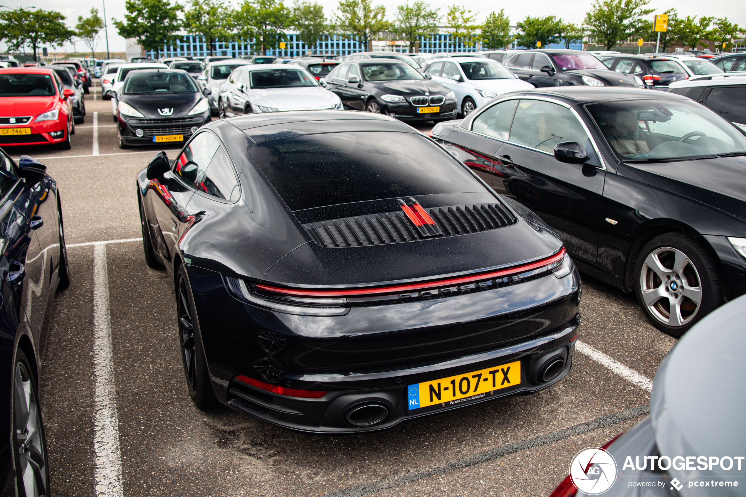 Porsche 992 Carrera 4S