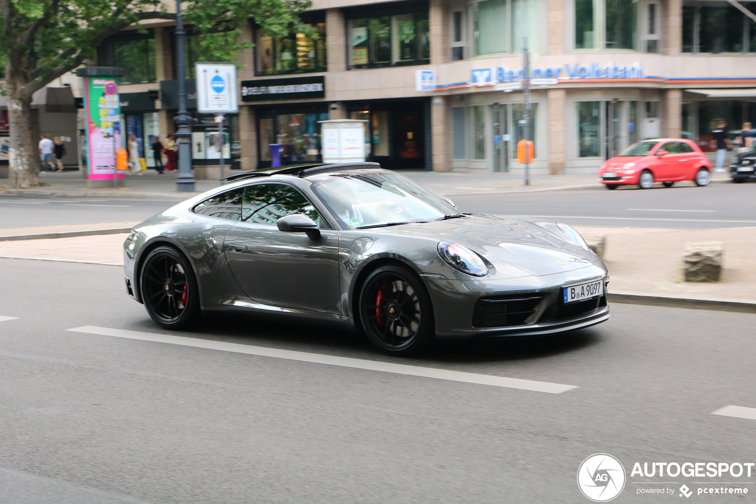 Porsche 992 Carrera GTS