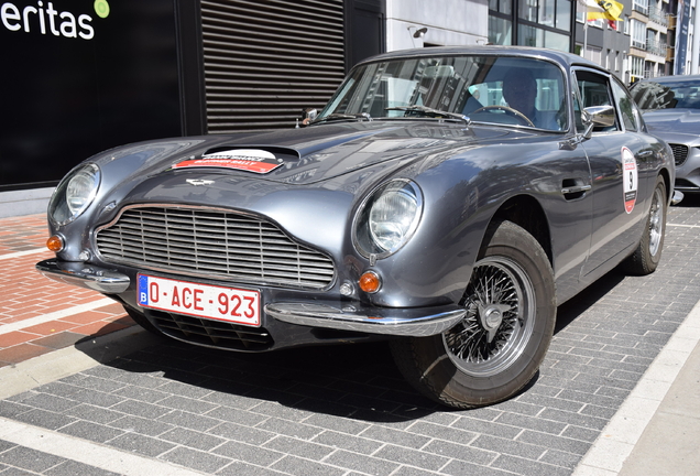 Aston Martin DB6 Vantage MKI