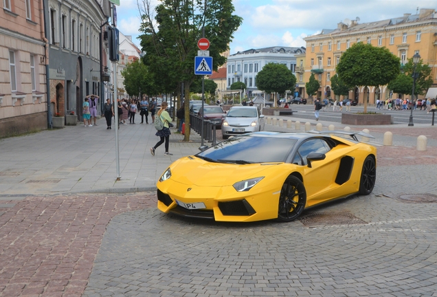 Lamborghini Aventador LP700-4