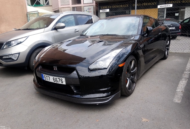 Nissan GT-R