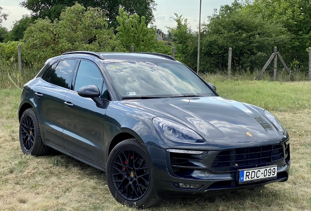 Porsche 95B Macan GTS