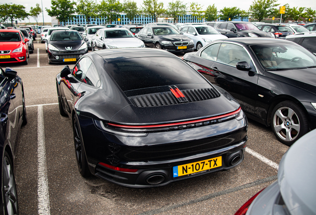 Porsche 992 Carrera 4S