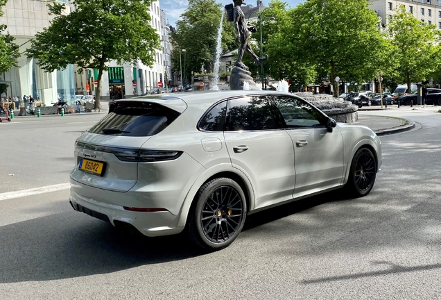 Porsche 9YA Cayenne GTS