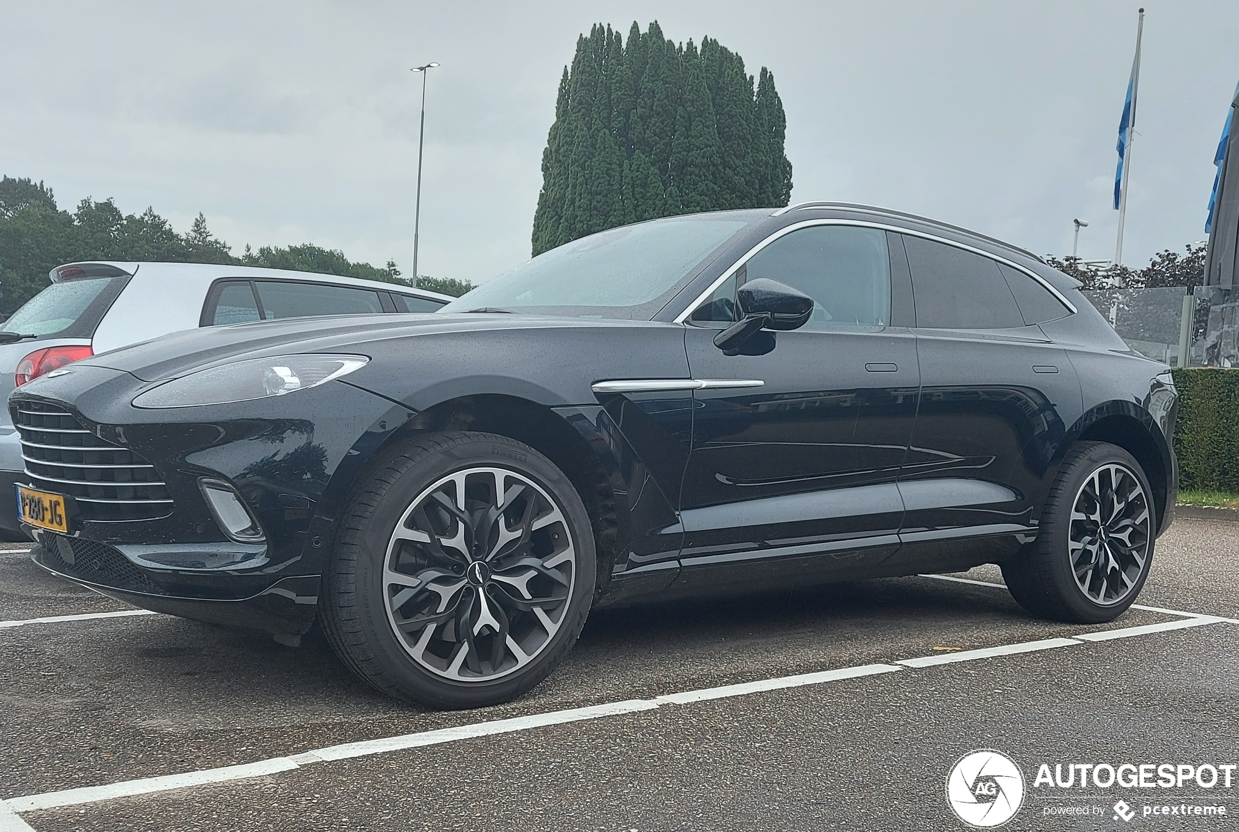 Aston Martin DBX