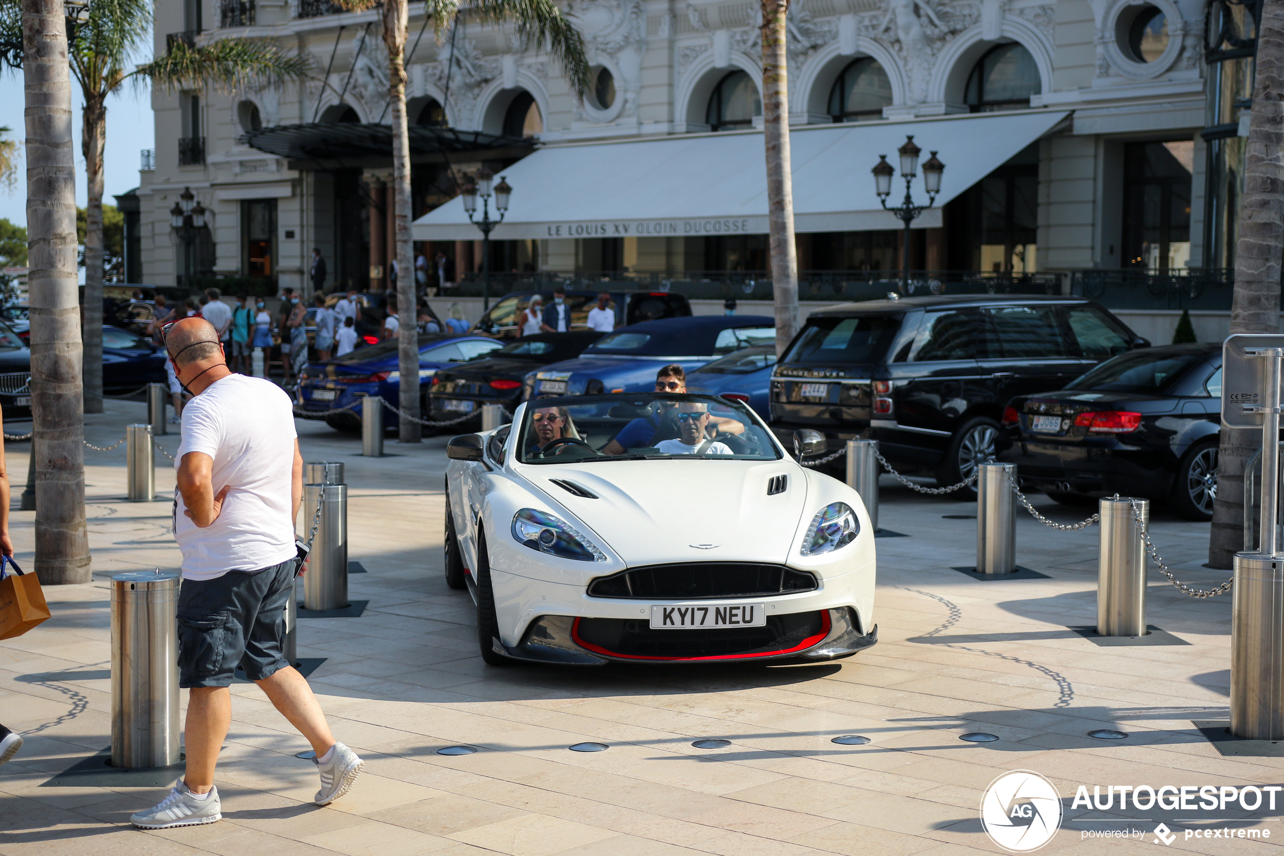 Aston Martin Vanquish S Volante 2017