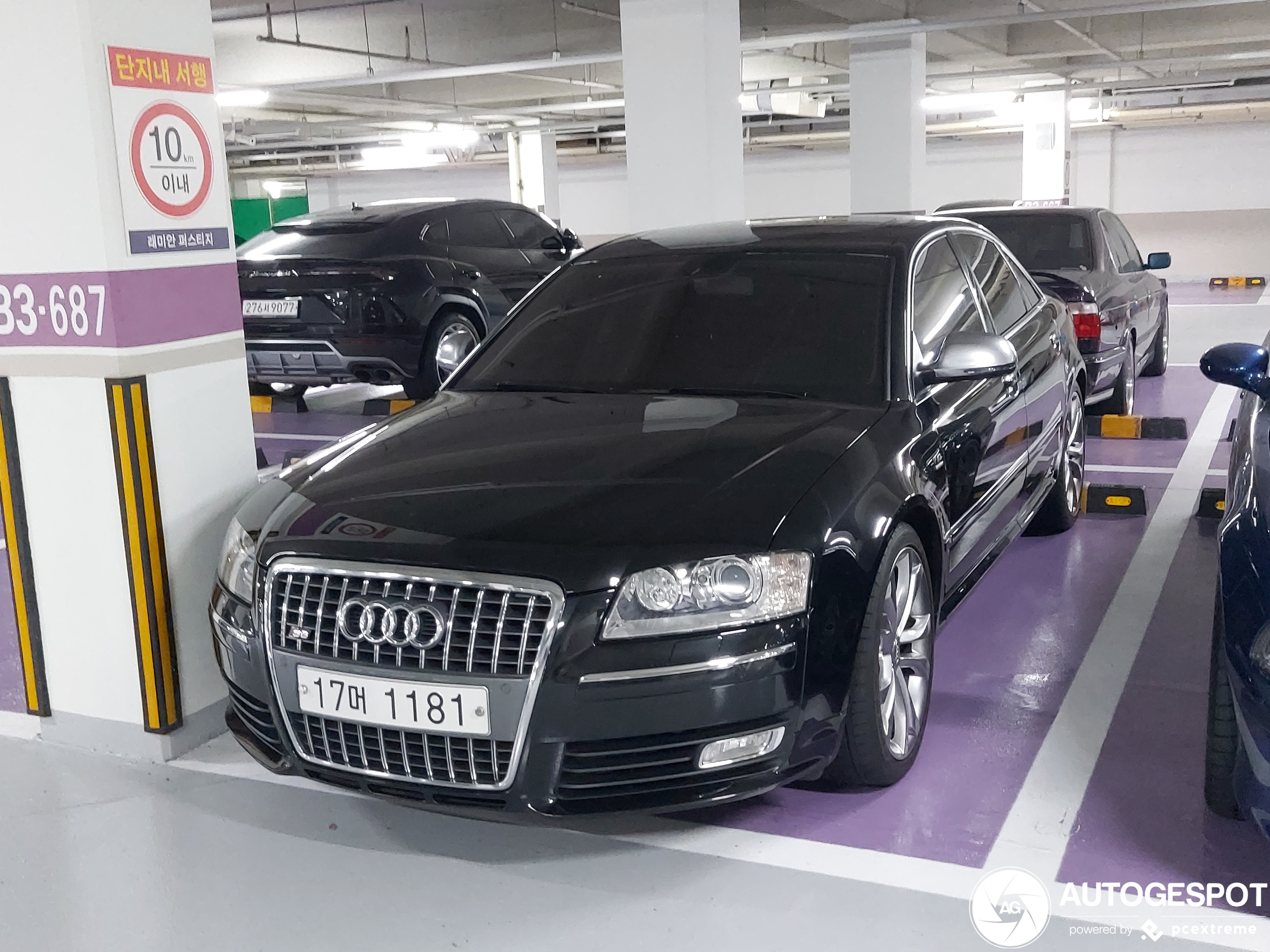 Audi S8 D3