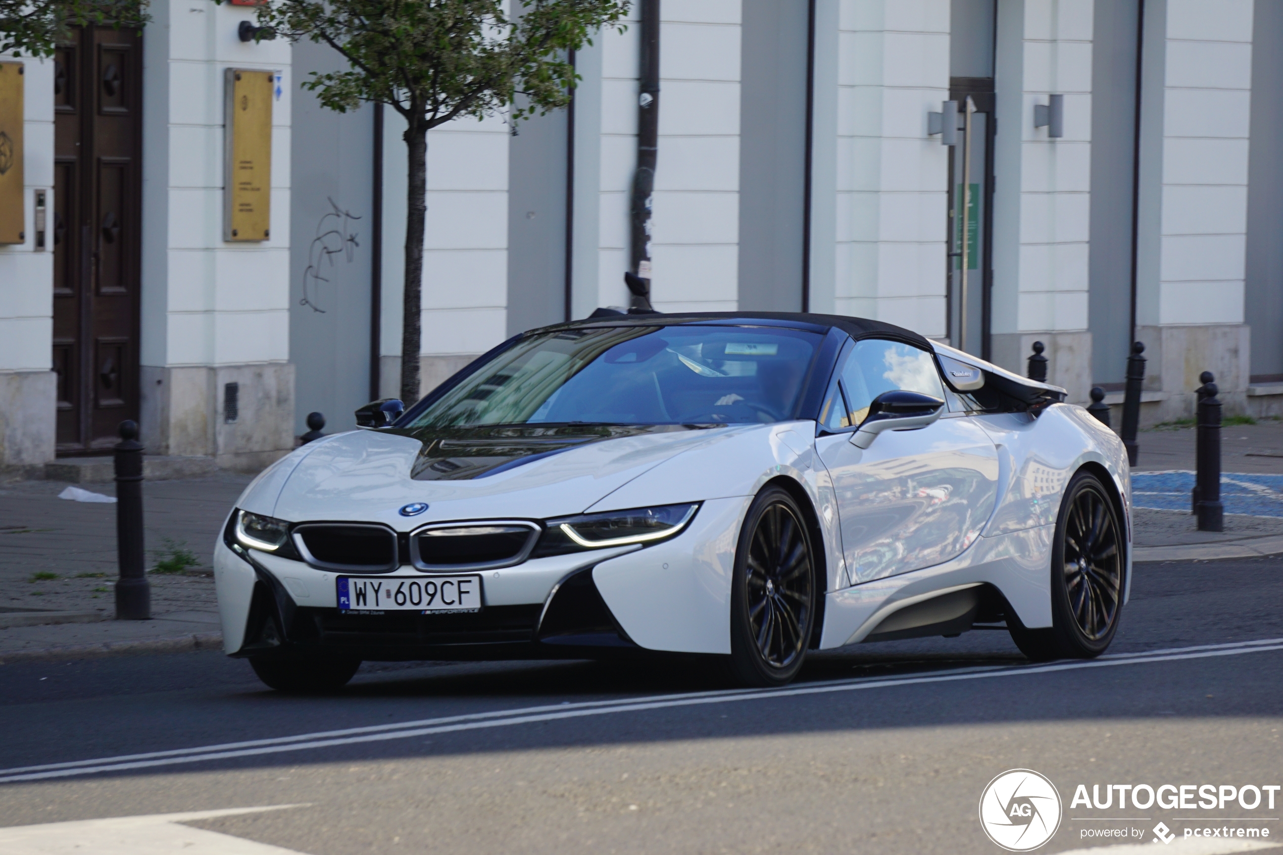 BMW i8 Roadster