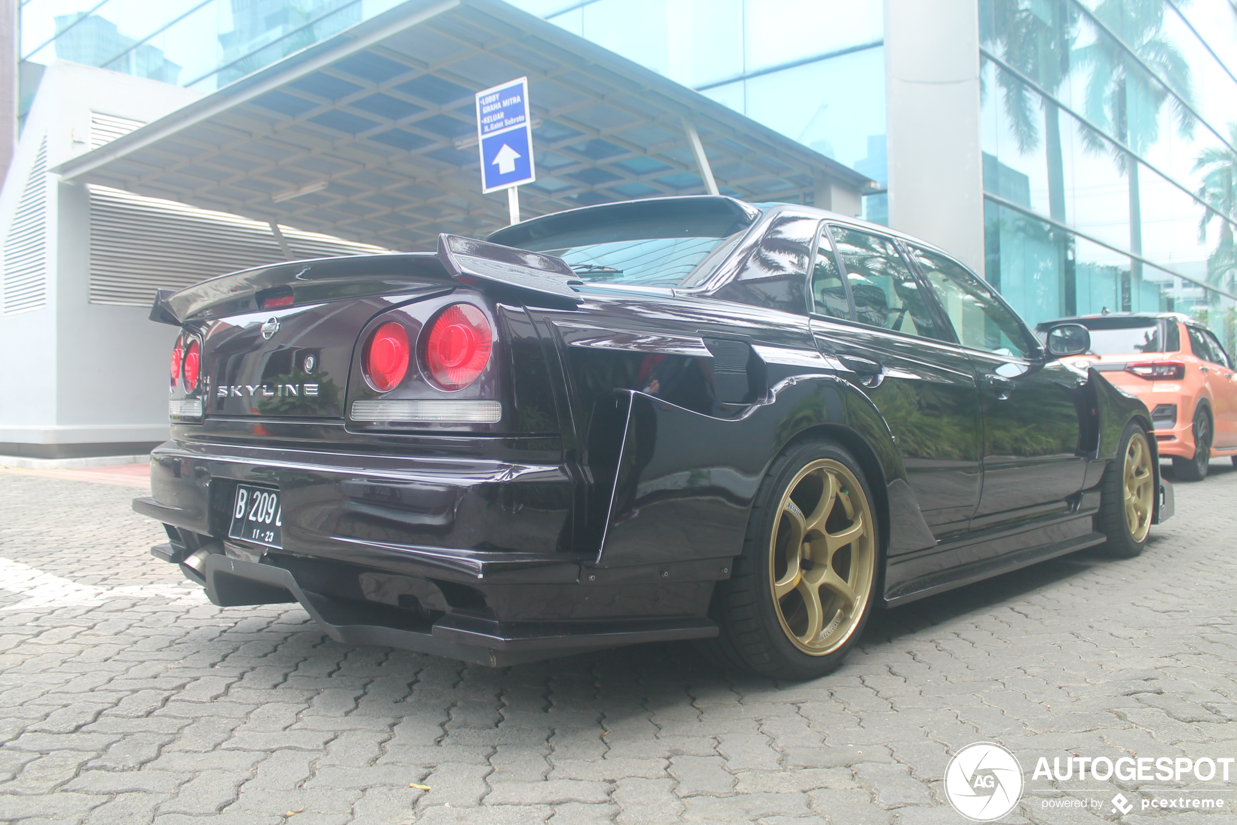 Nissan Skyline R34 Sedan URAS GT