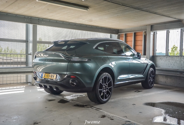 Aston Martin DBX