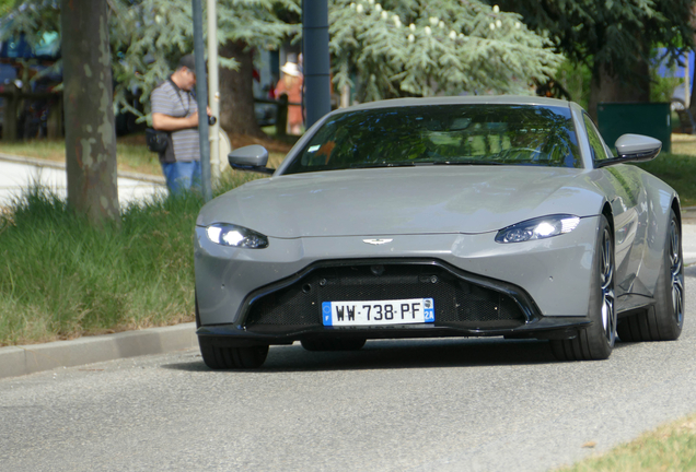 Aston Martin V8 Vantage 2018