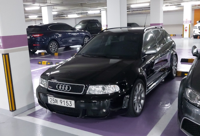 Audi RS4 Avant B5