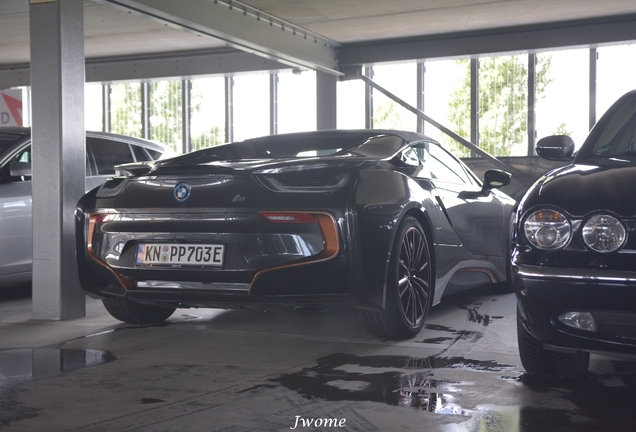 BMW i8 Roadster Ultimate Sophisto Edition