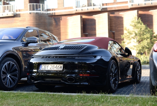 Porsche 992 Carrera 4S Cabriolet