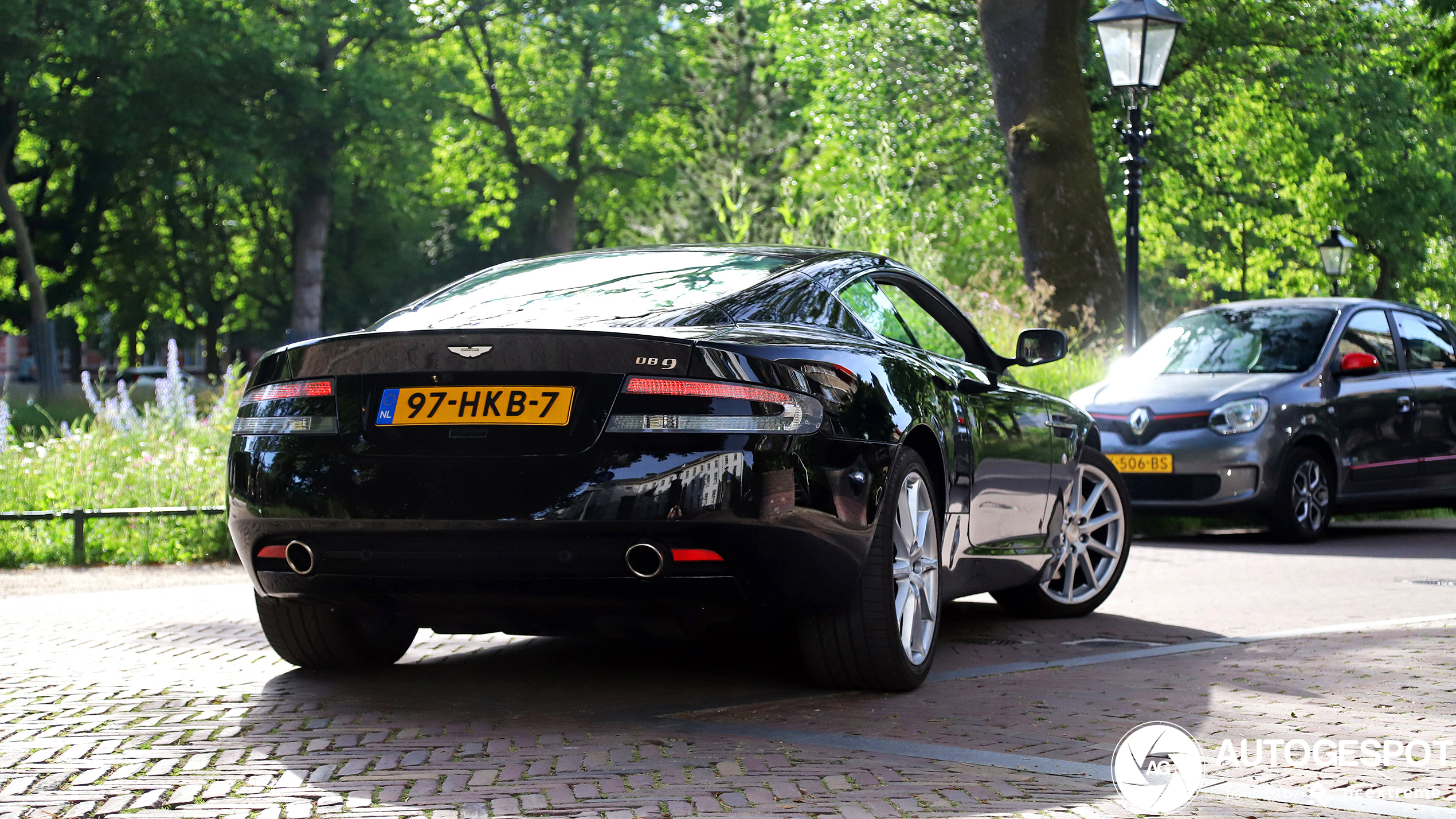 Aston Martin DB9