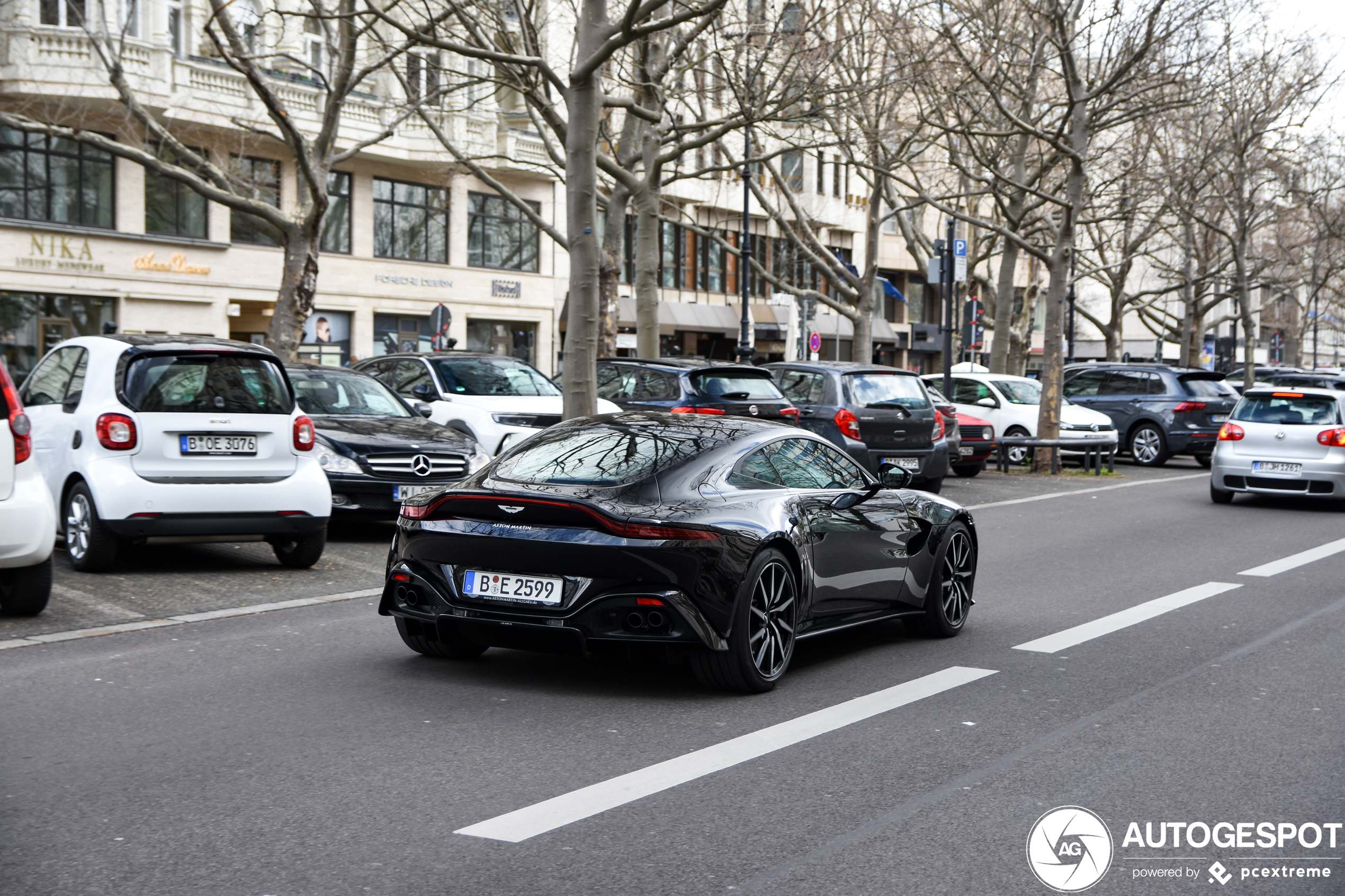 Aston Martin V8 Vantage 2018