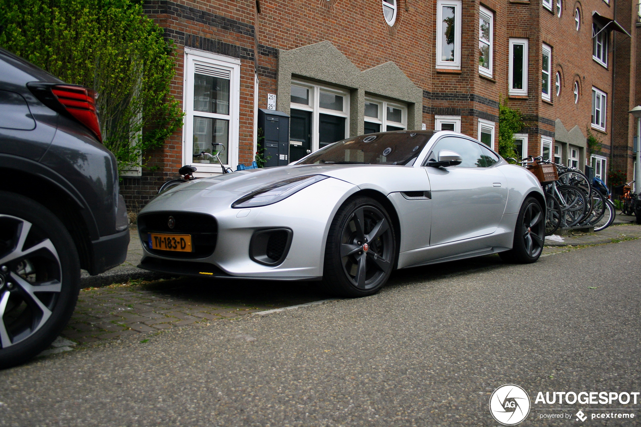 Jaguar F-TYPE 400 Sport Coupé