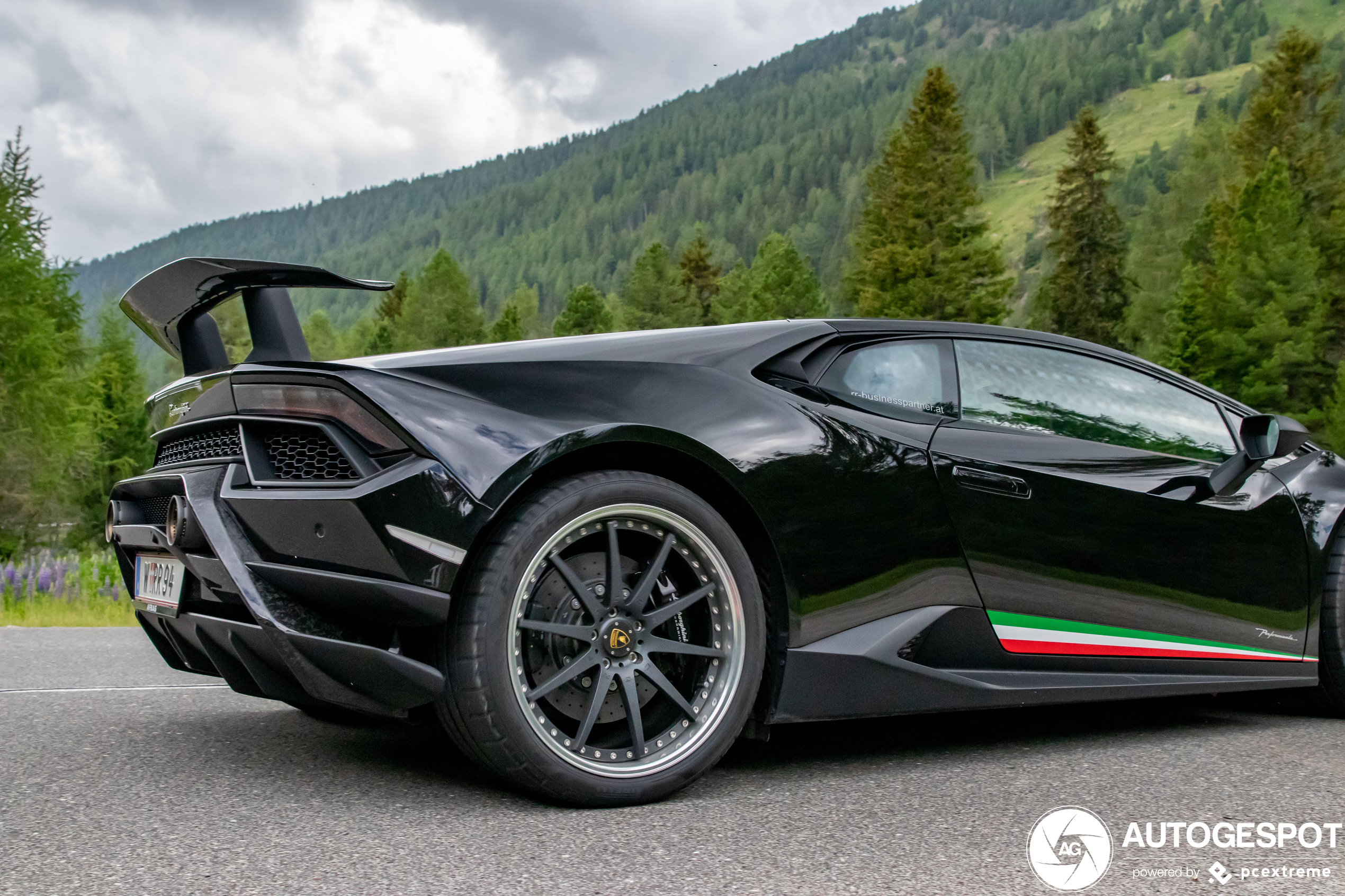 Lamborghini Huracán LP640-4 Performante