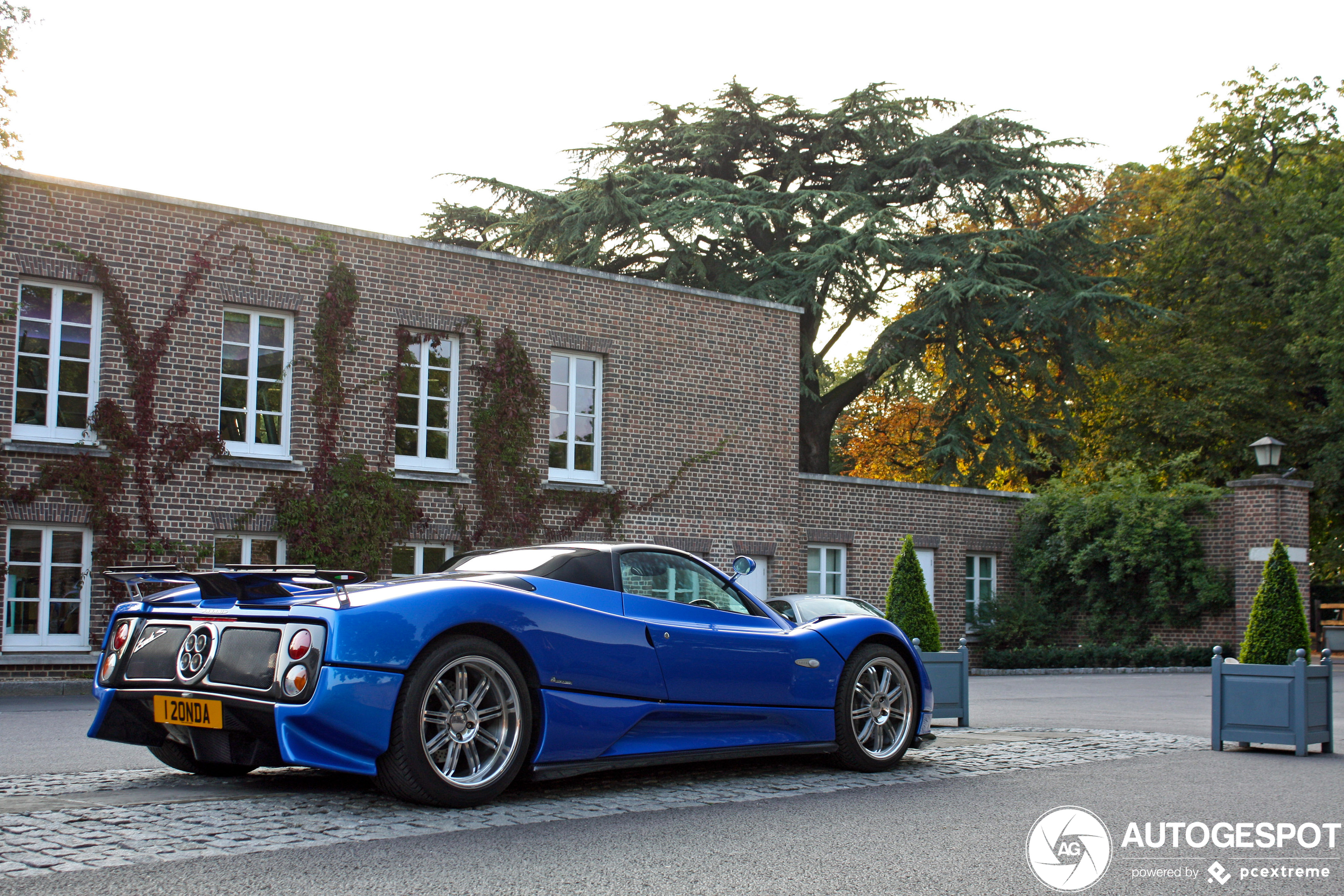 Pagani Zonda C12-S Roadster toont hoe mooi het vroeger was