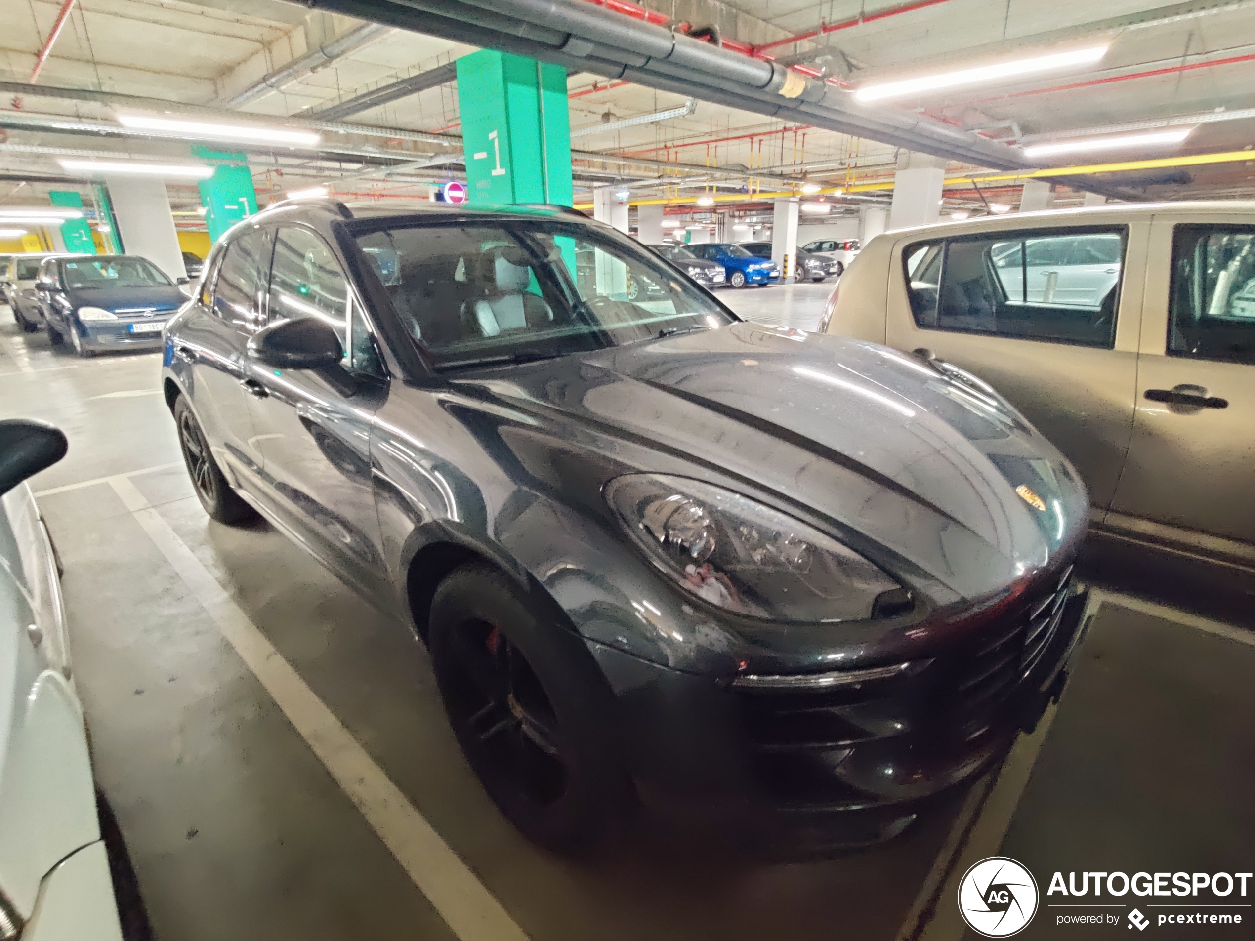 Porsche 95B Macan GTS