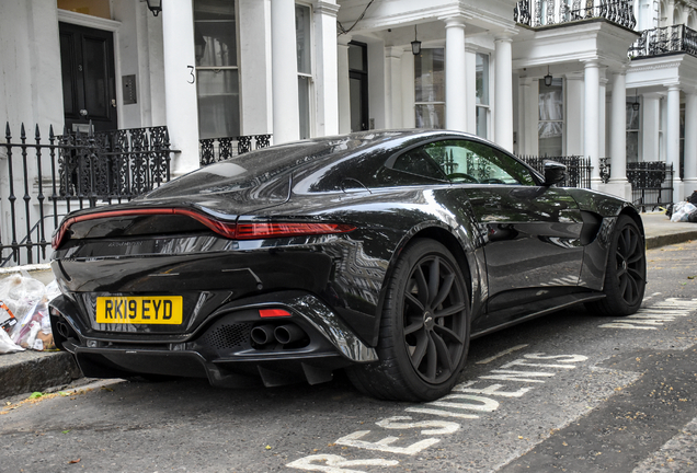 Aston Martin V8 Vantage 2018