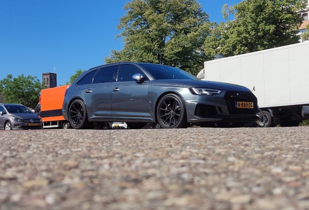 Audi RS4 Avant B9