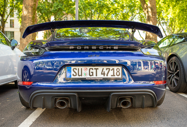 Porsche 718 Cayman GT4