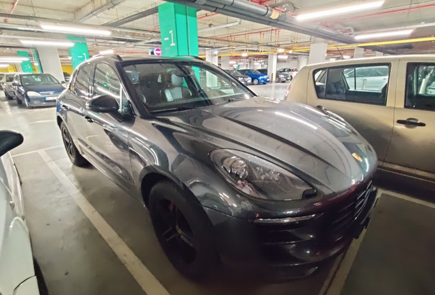 Porsche 95B Macan GTS