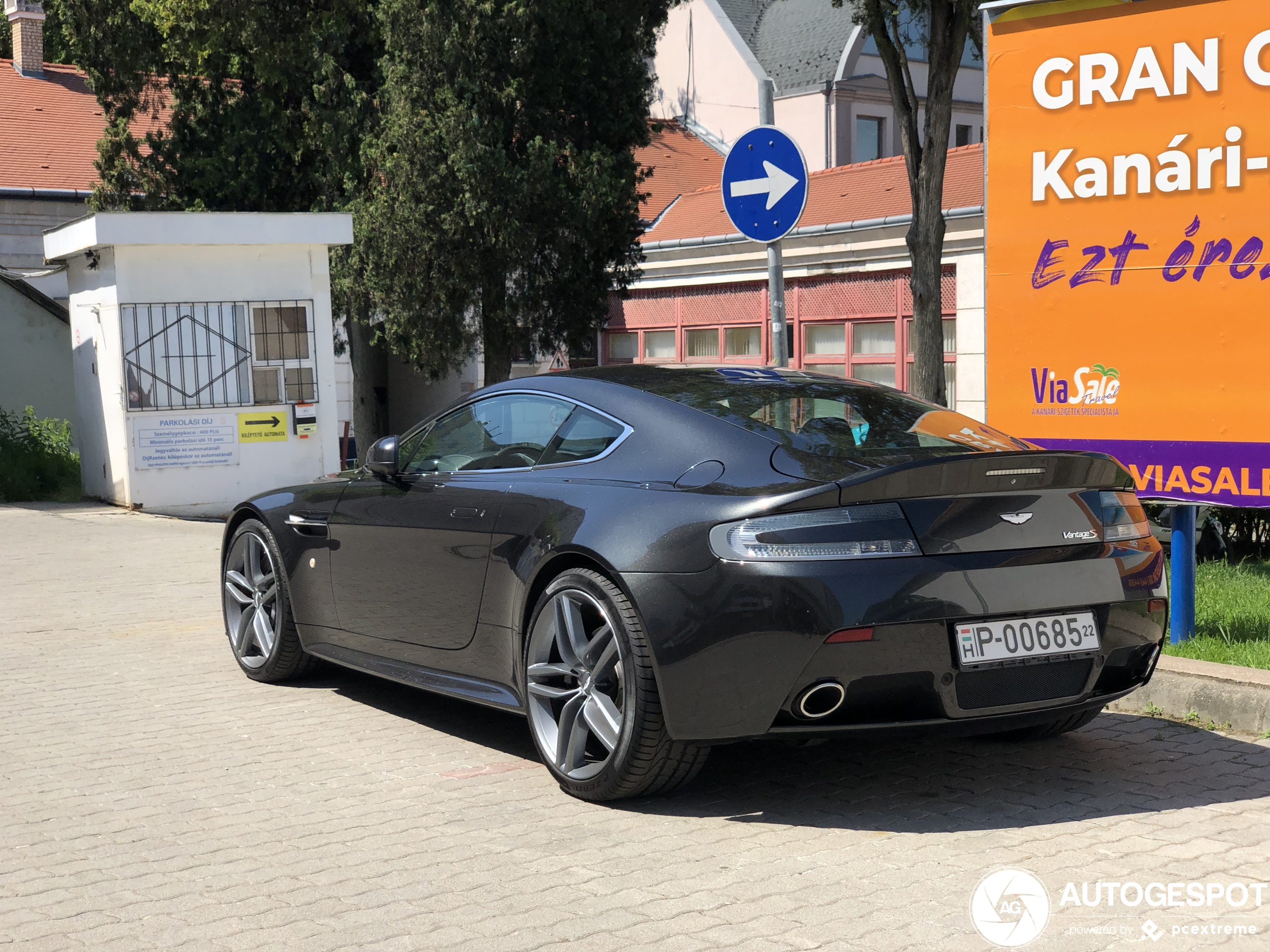 Aston Martin V8 Vantage S