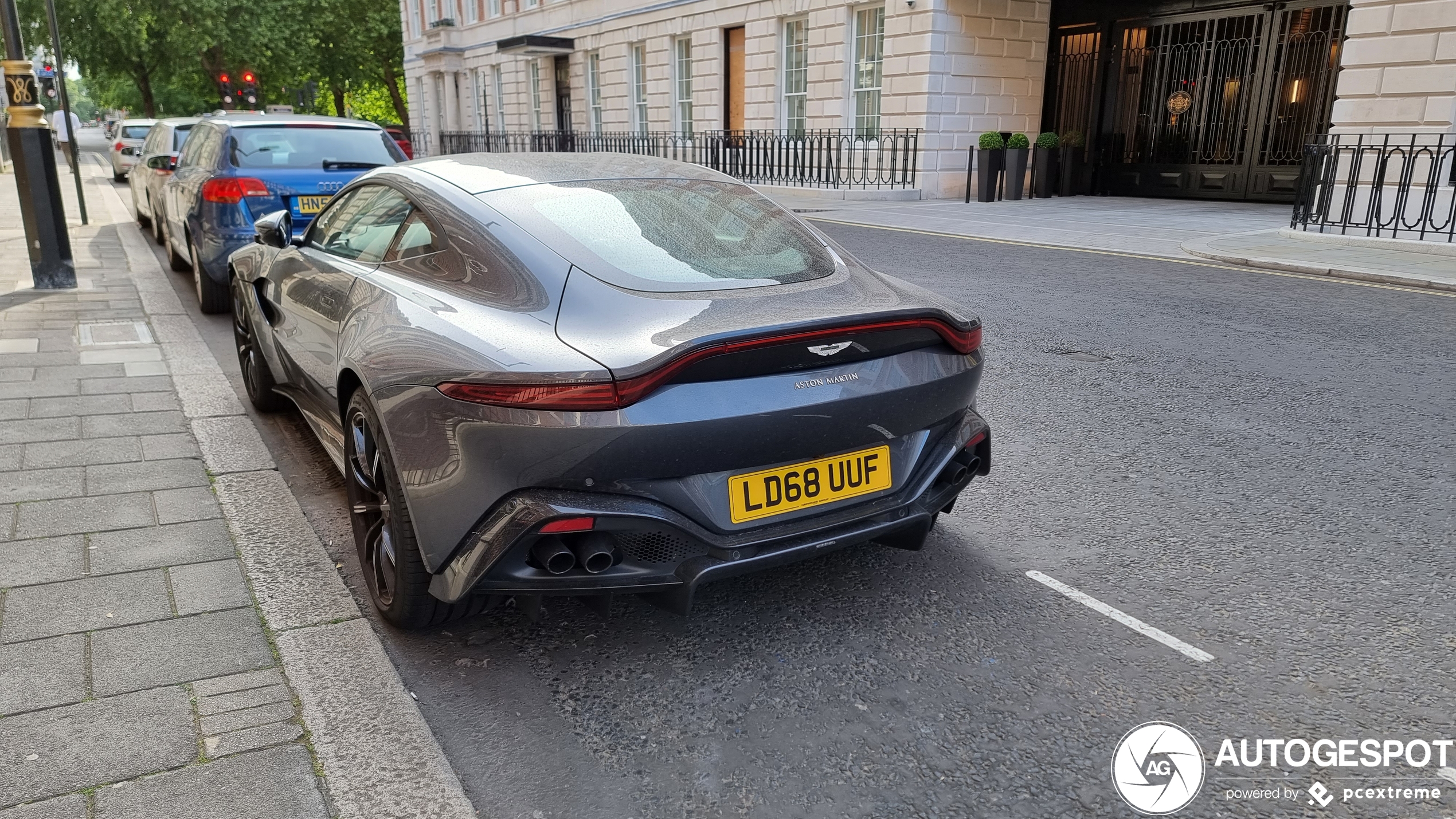 Aston Martin V8 Vantage 2018