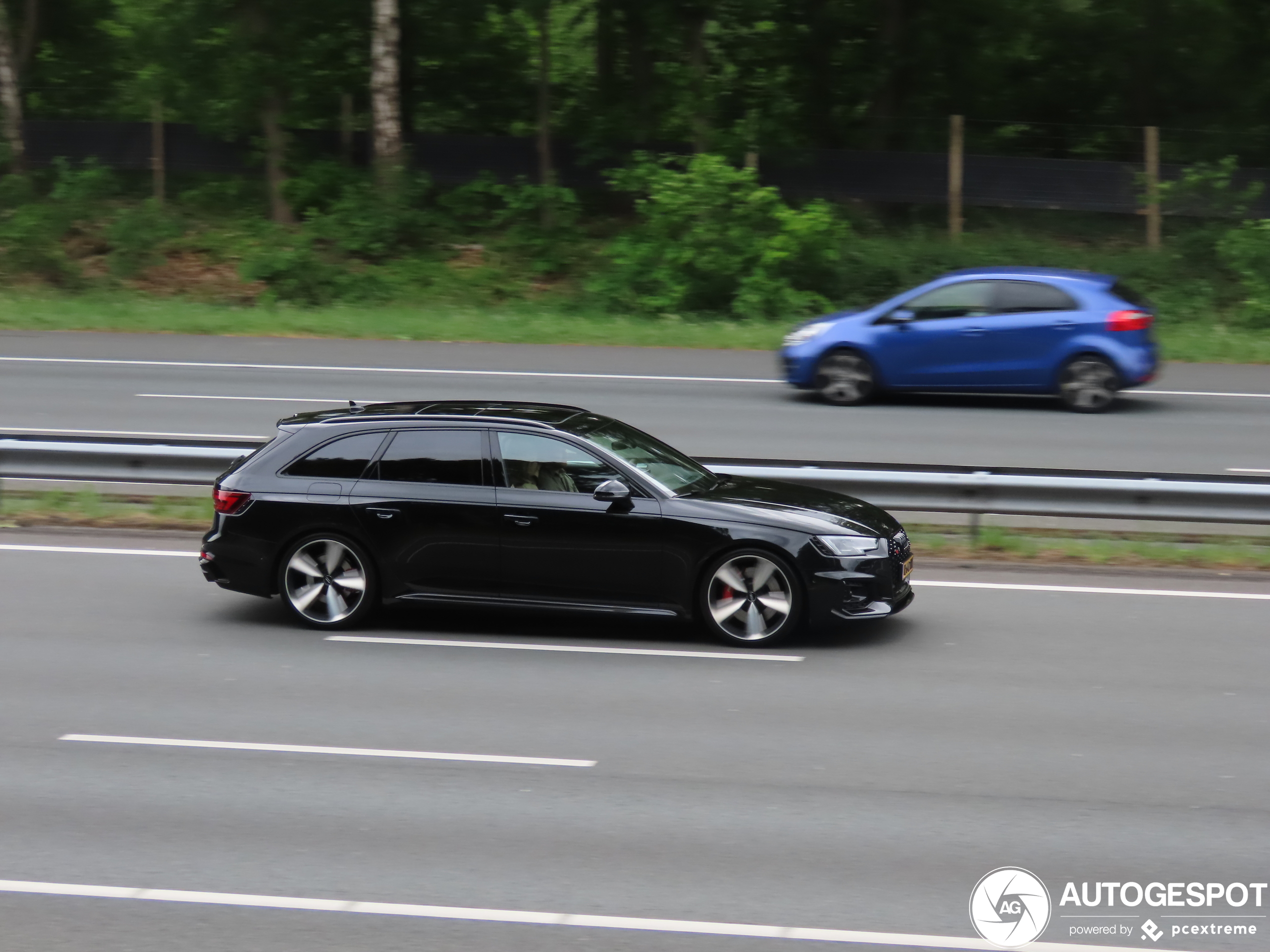 Audi RS4 Avant B9